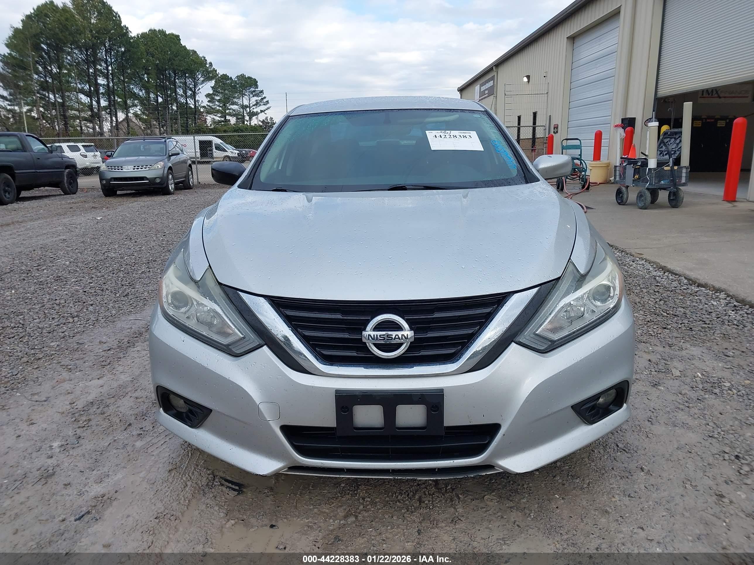 NISSAN ALTIMA image 6