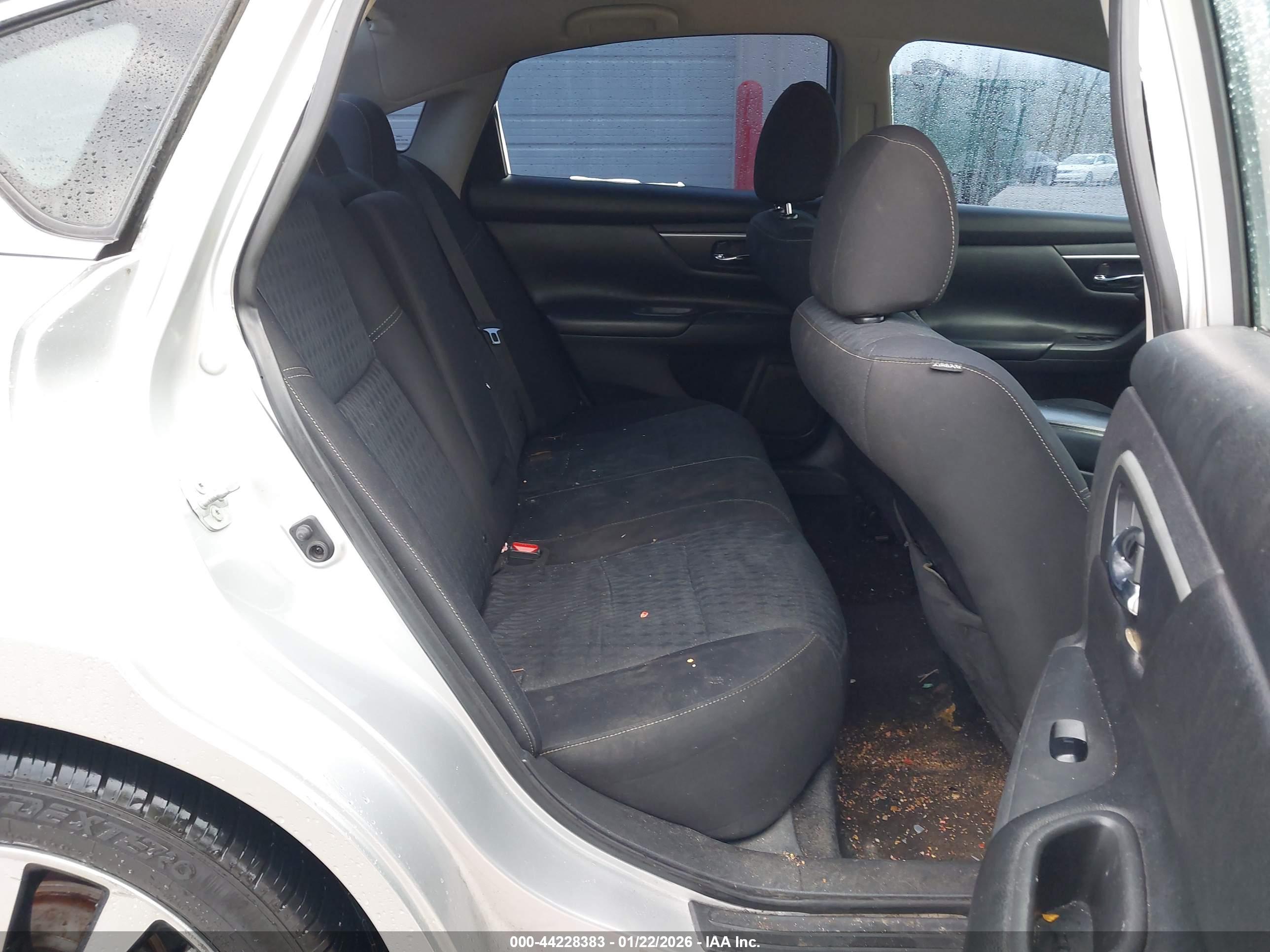 NISSAN ALTIMA image 8