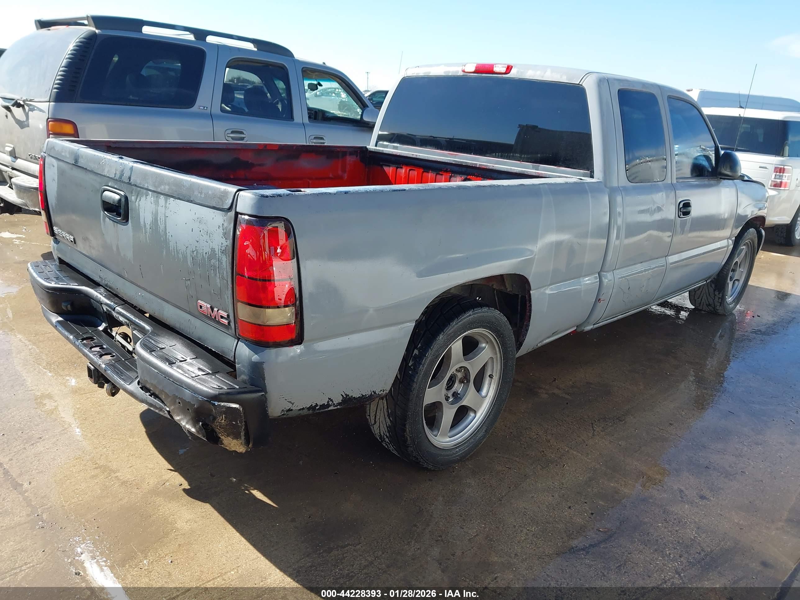 GMC SIERRA image 4