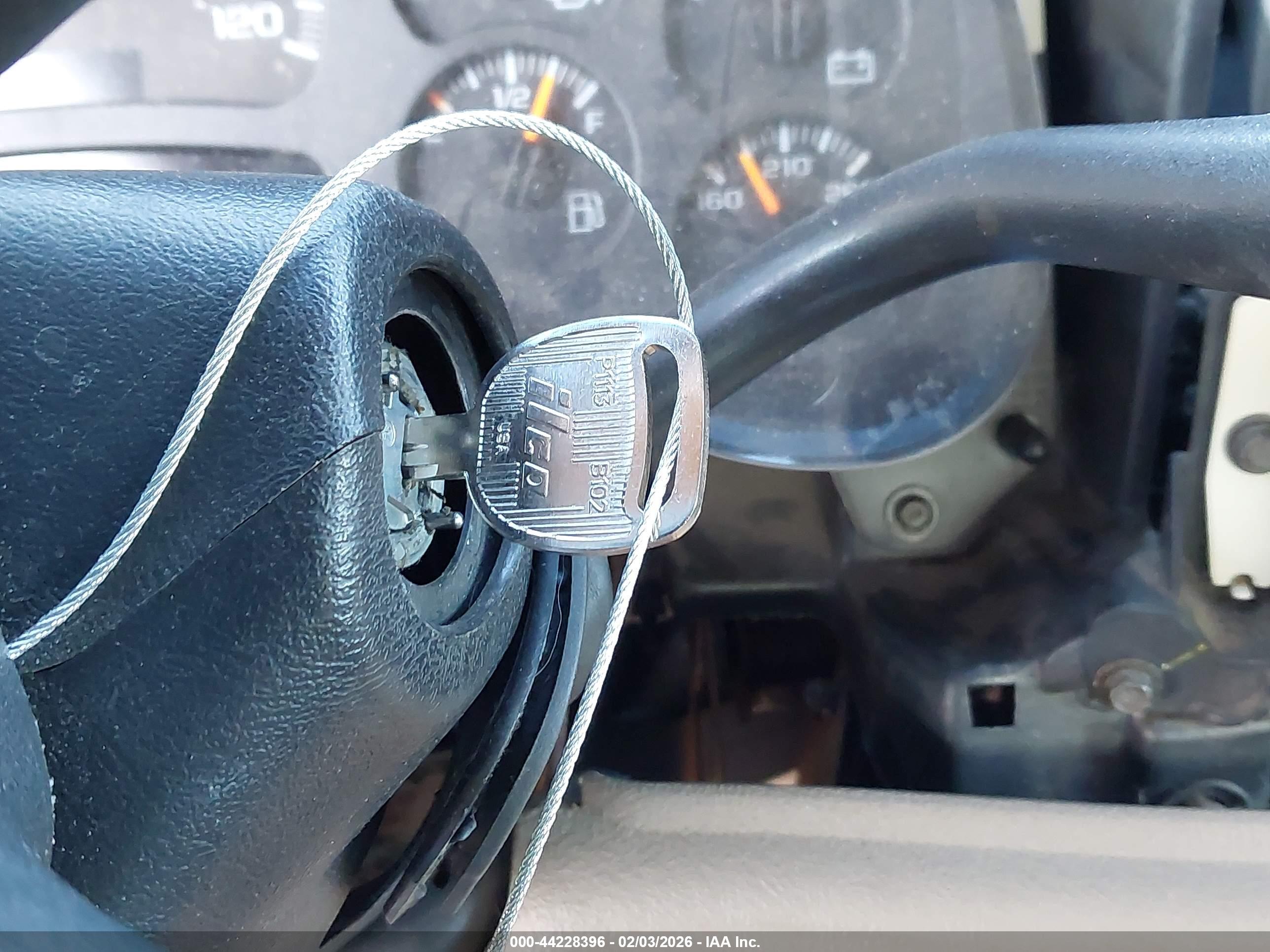 CHEVROLET SILVERADO image 11