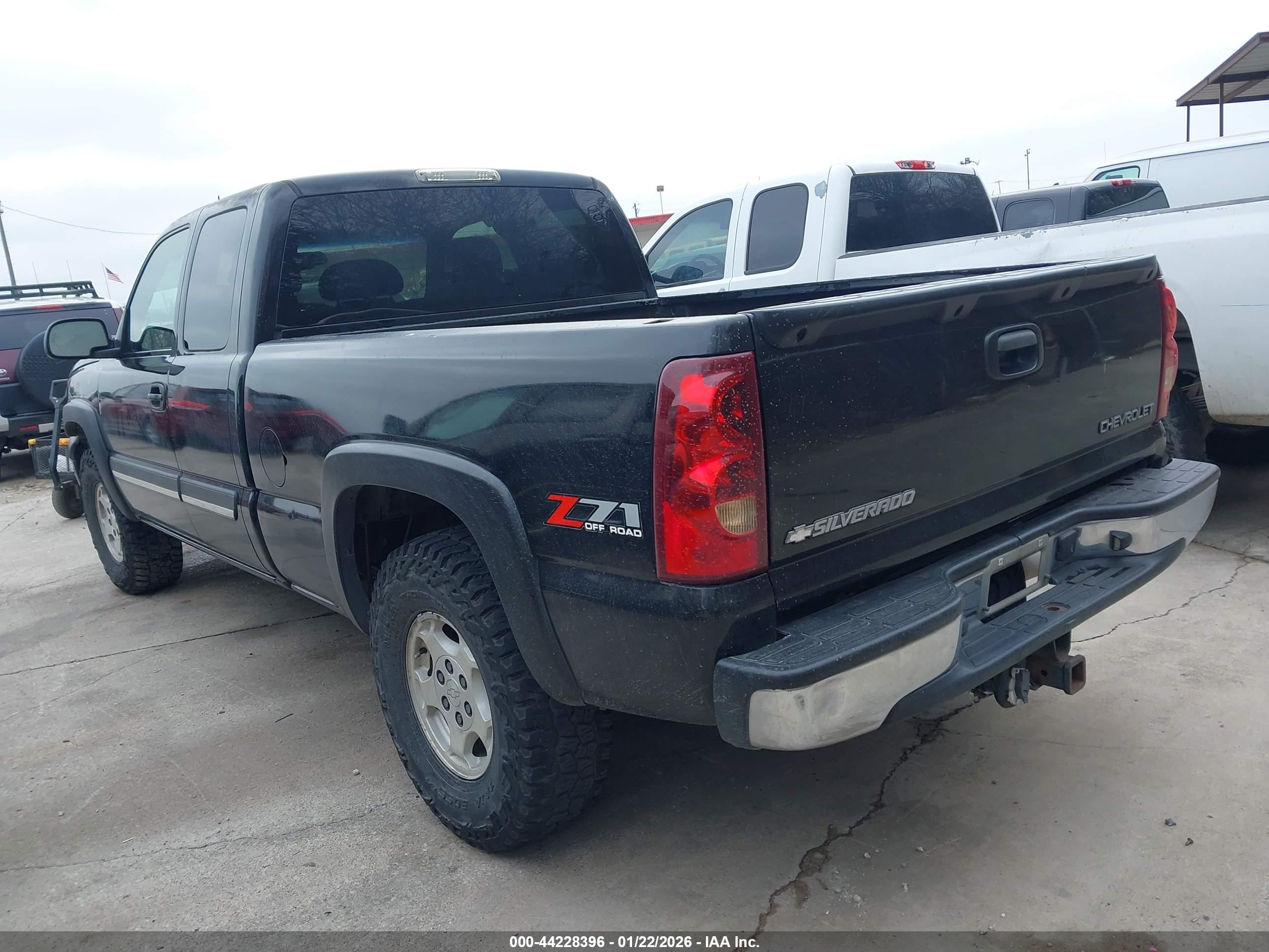 CHEVROLET SILVERADO image 3