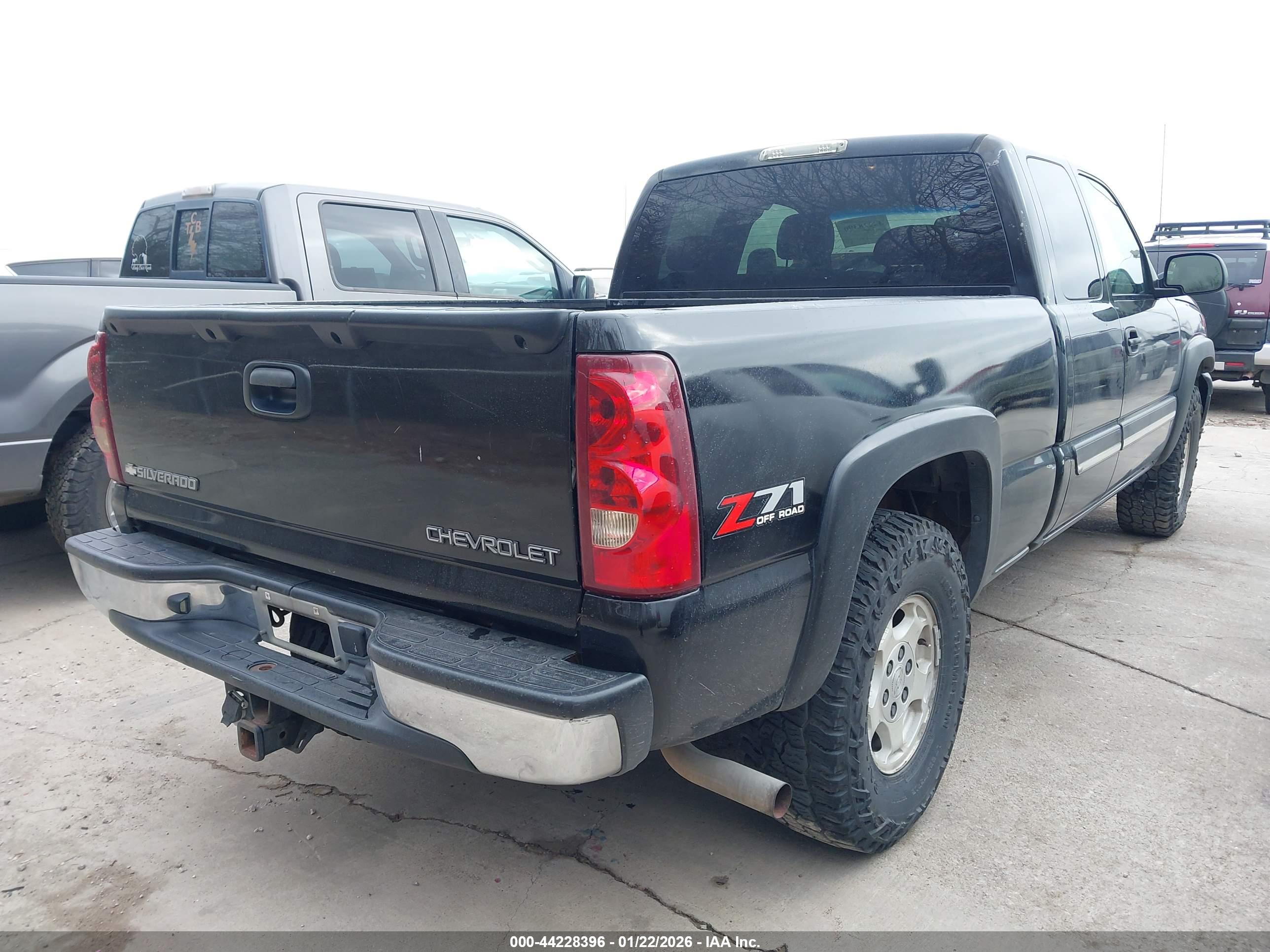 CHEVROLET SILVERADO image 4