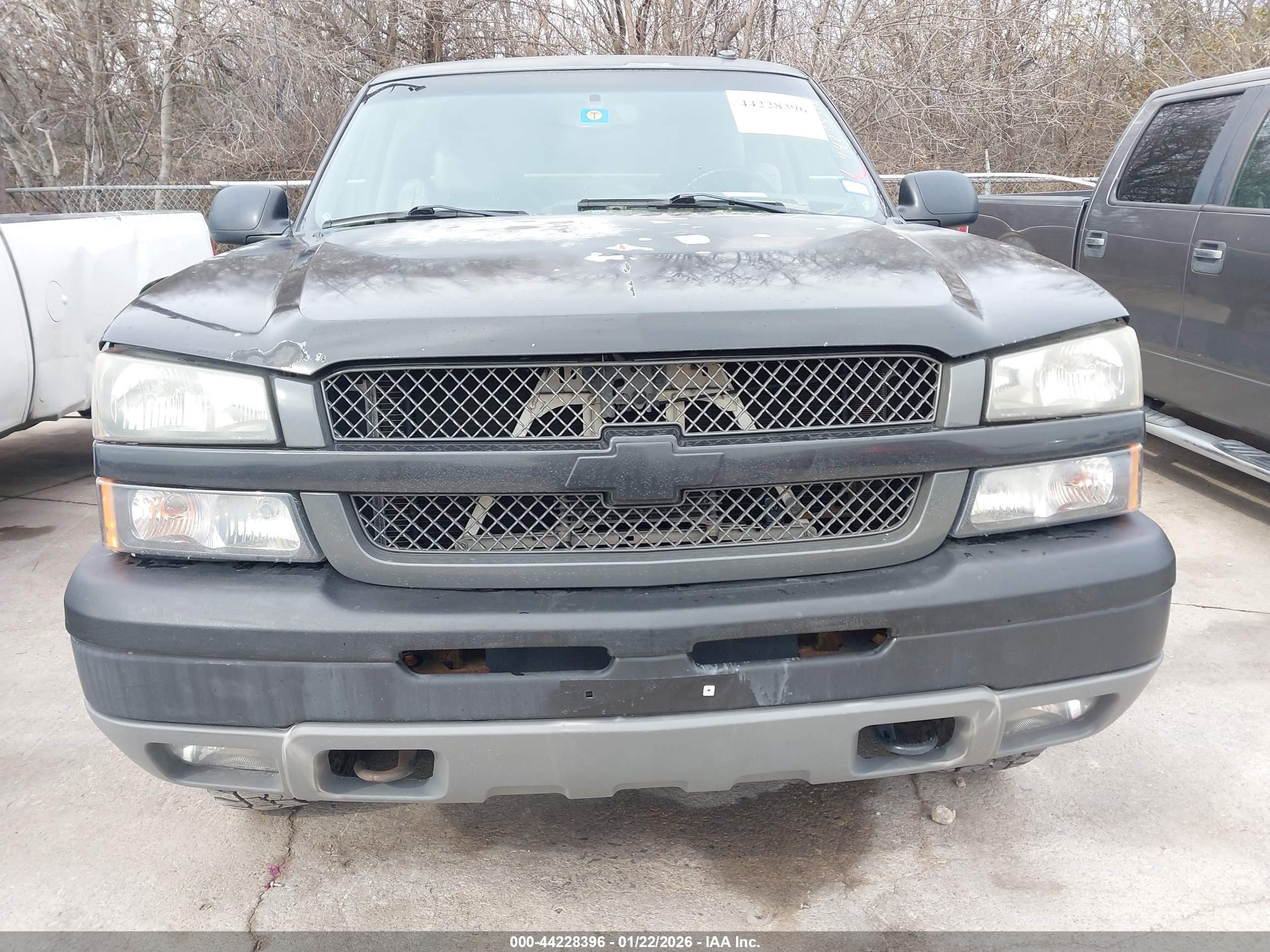 CHEVROLET SILVERADO image 6