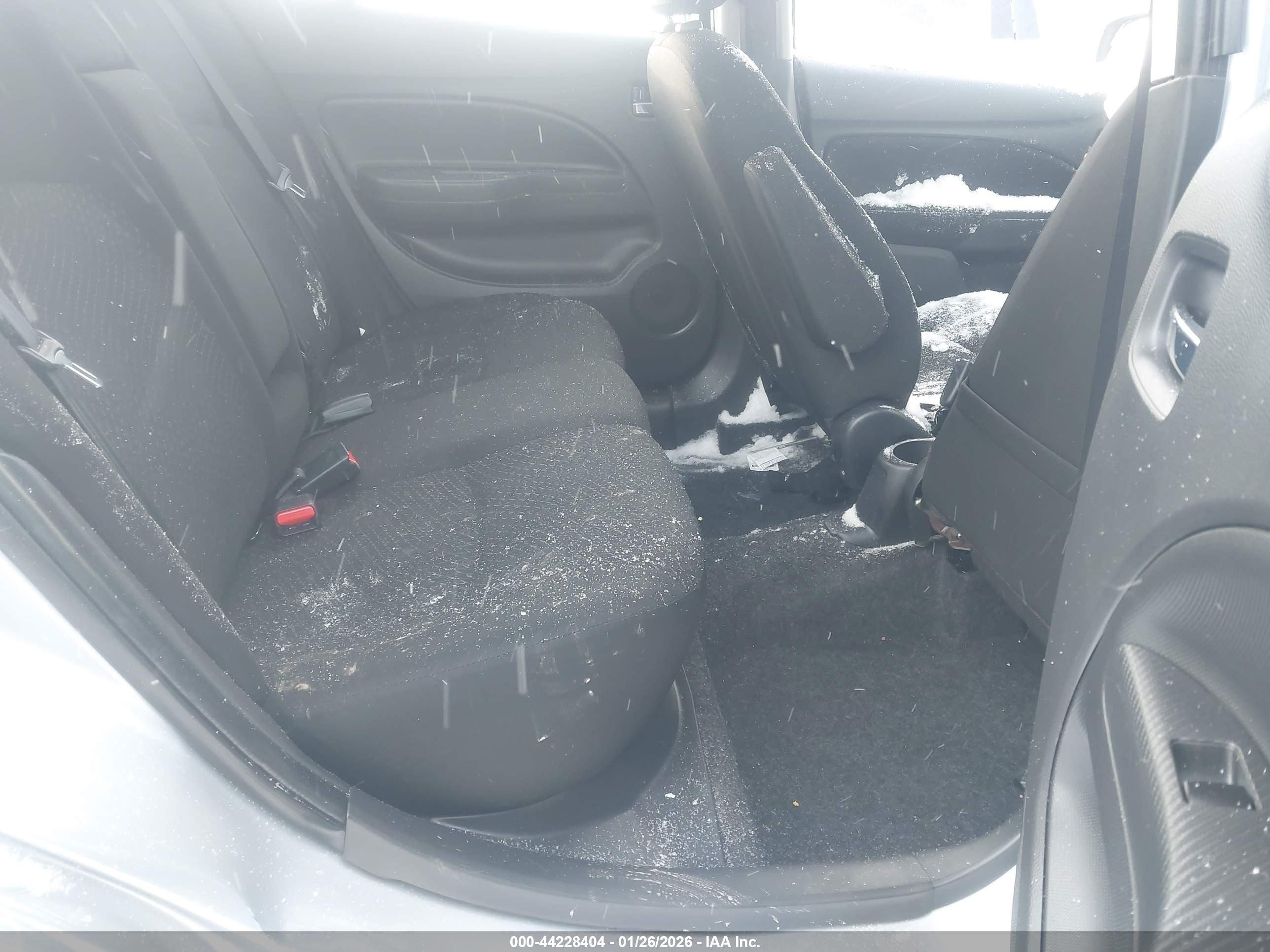 MITSUBISHI MIRAGE image 8