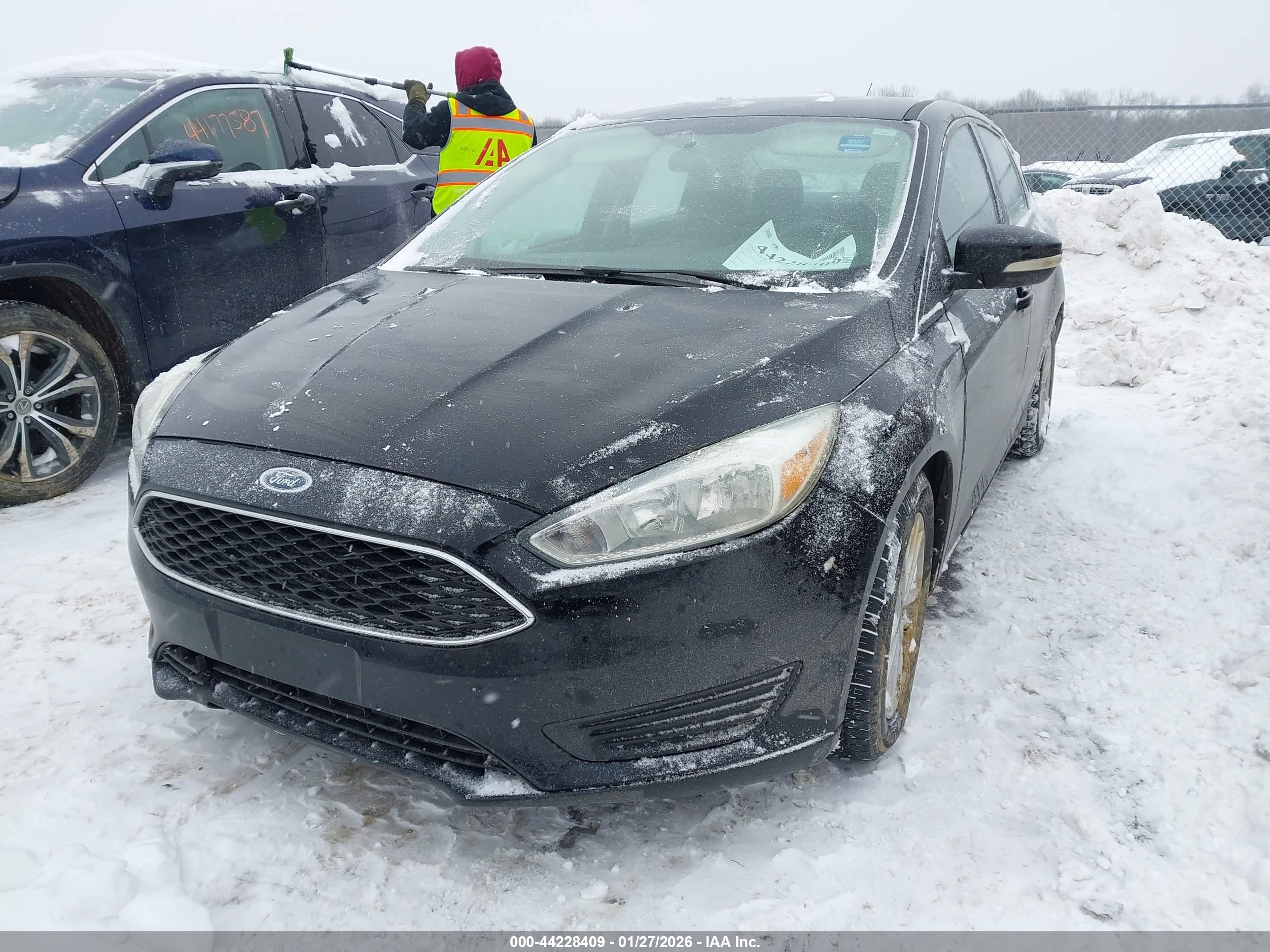 FORD FOCUS image 2
