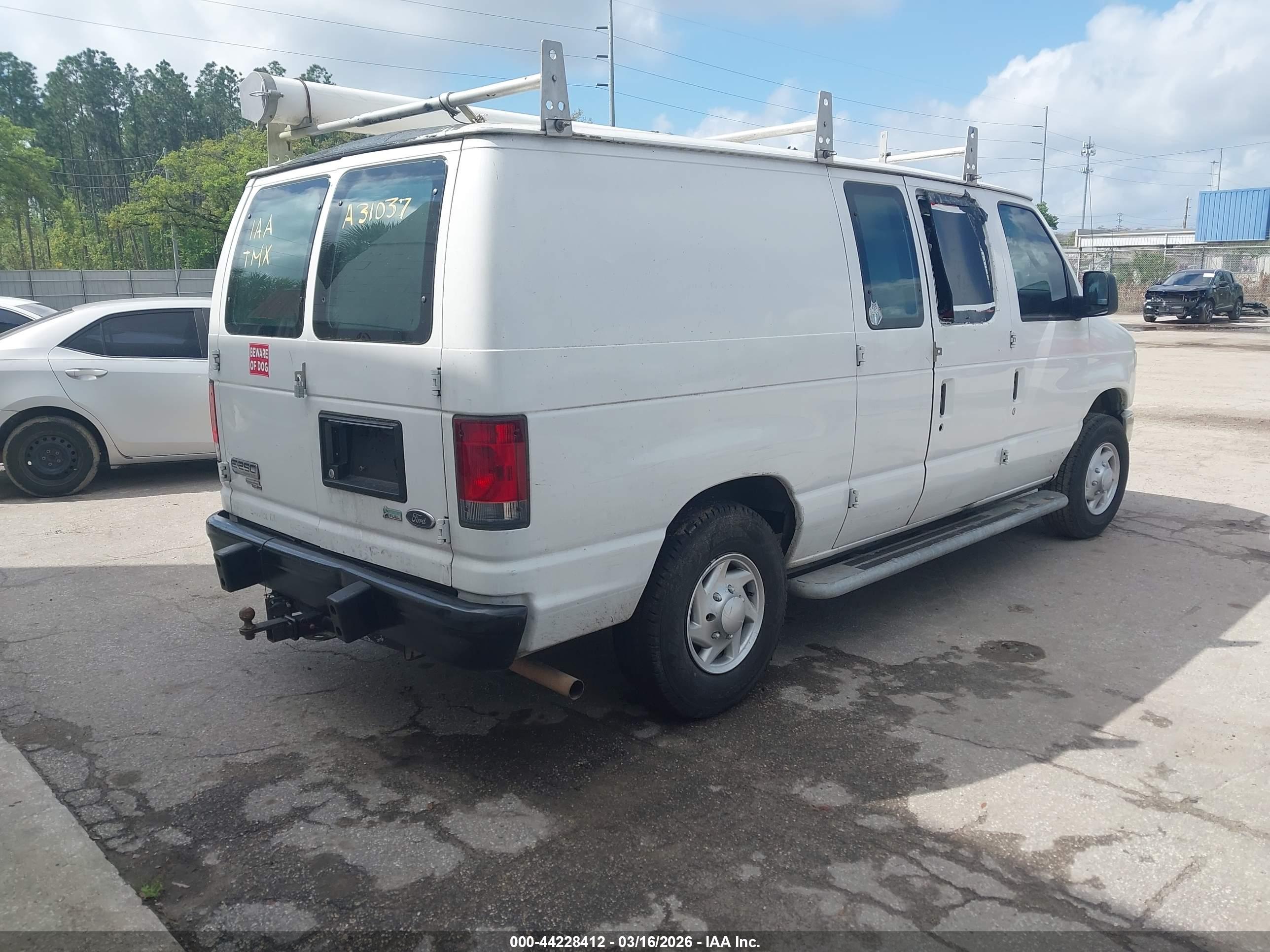 FORD E-250 image 4