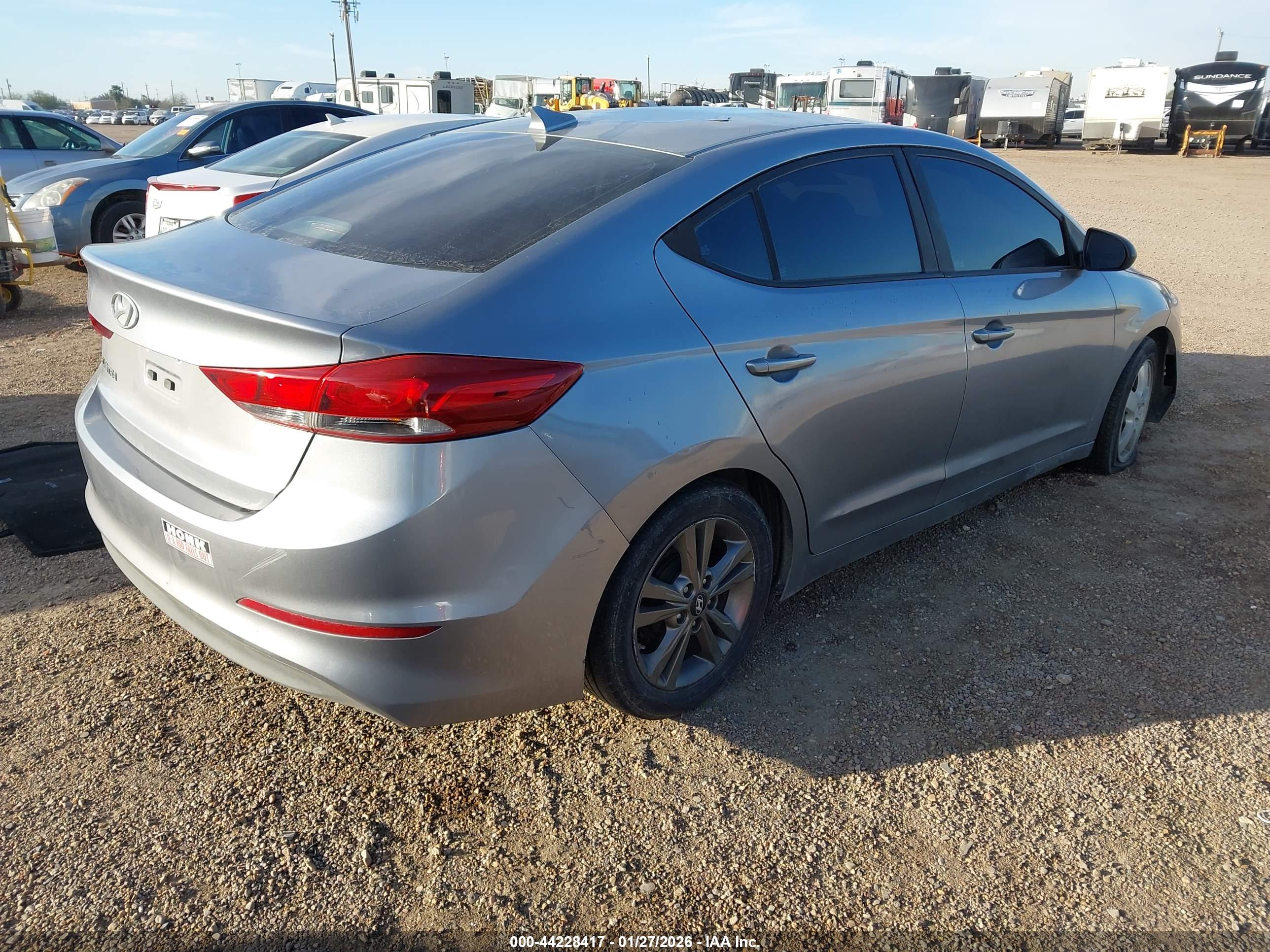 HYUNDAI ELANTRA image 4