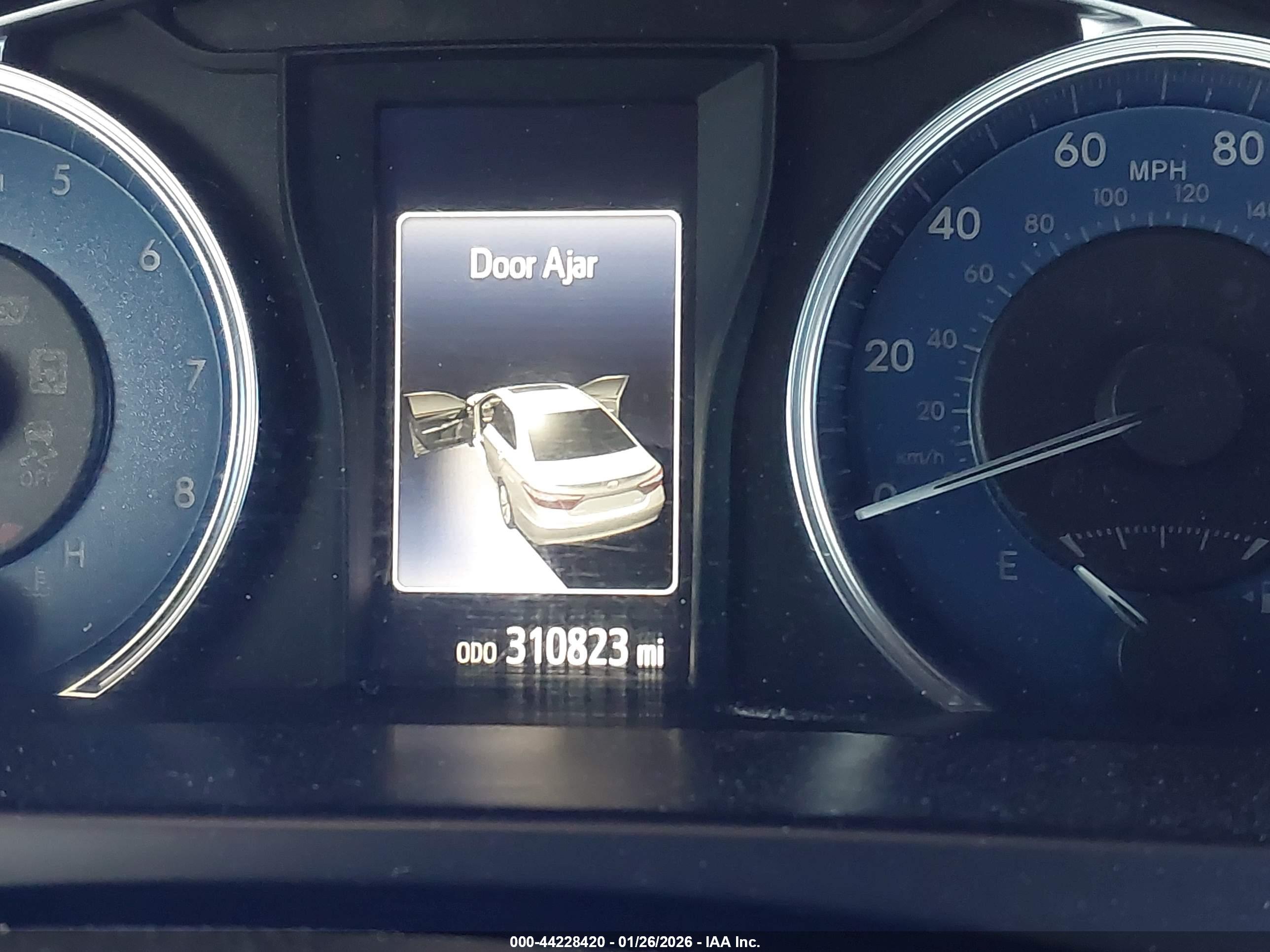 TOYOTA CAMRY image 7