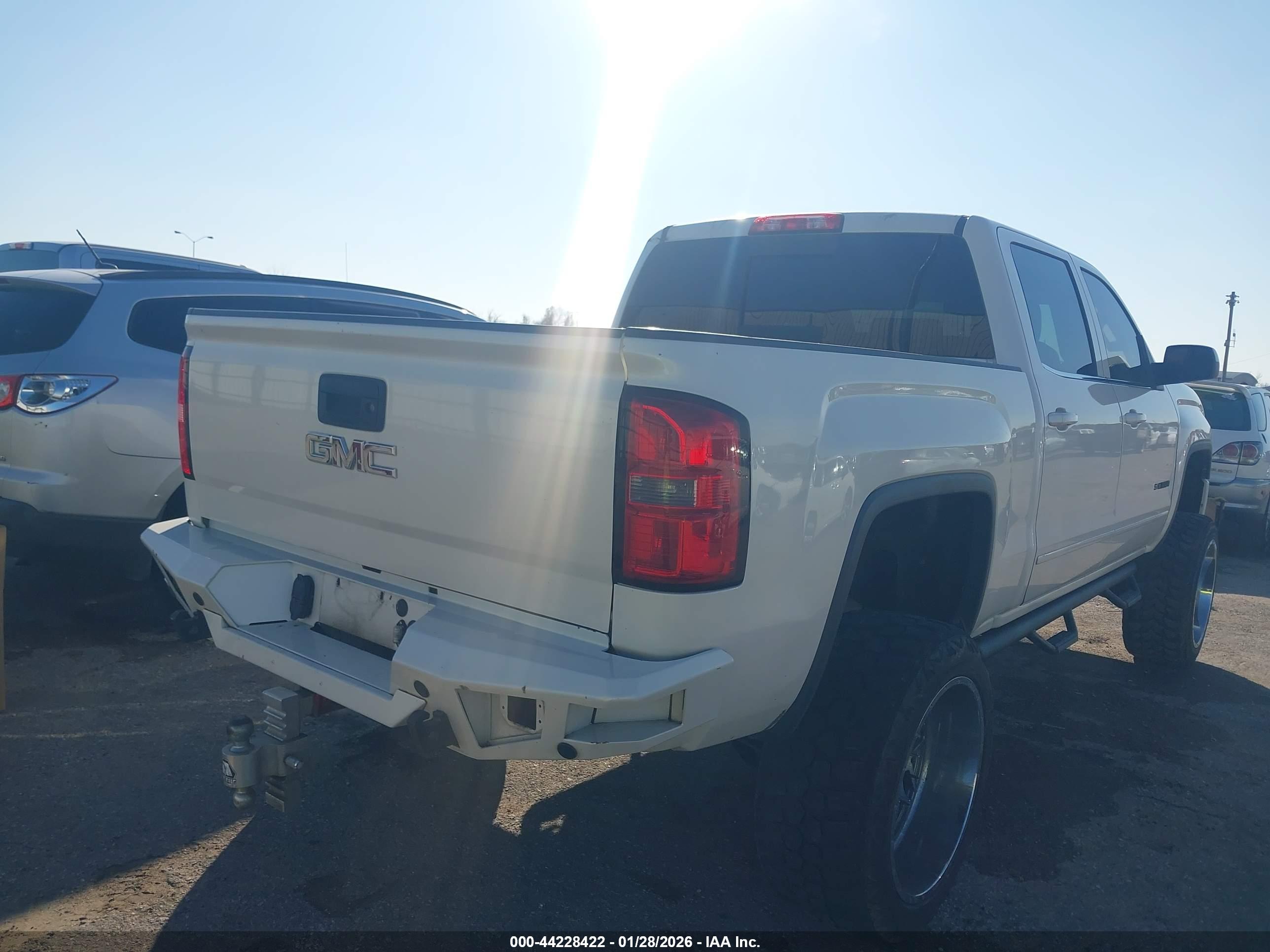 GMC SIERRA image 4