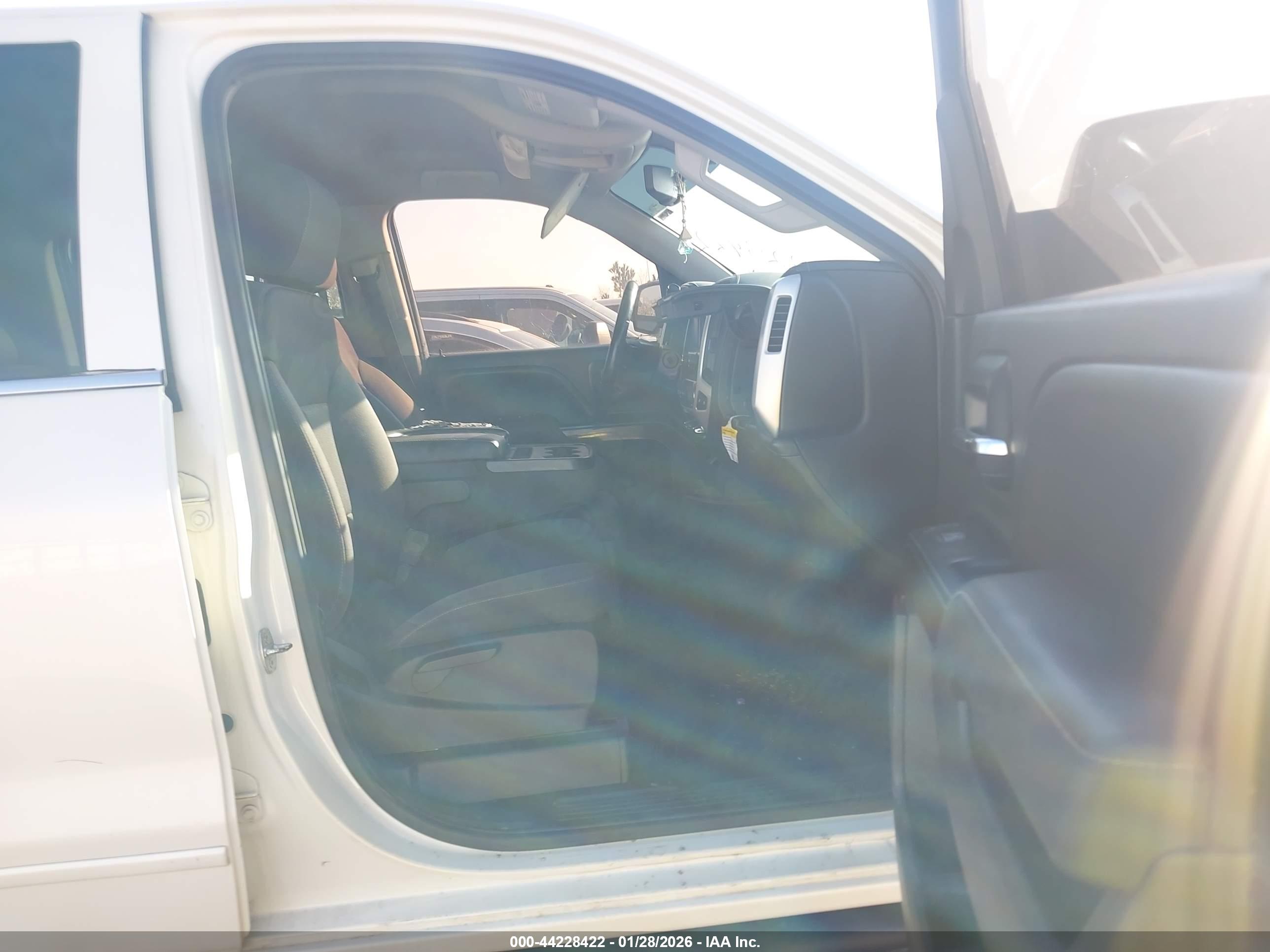 GMC SIERRA image 5