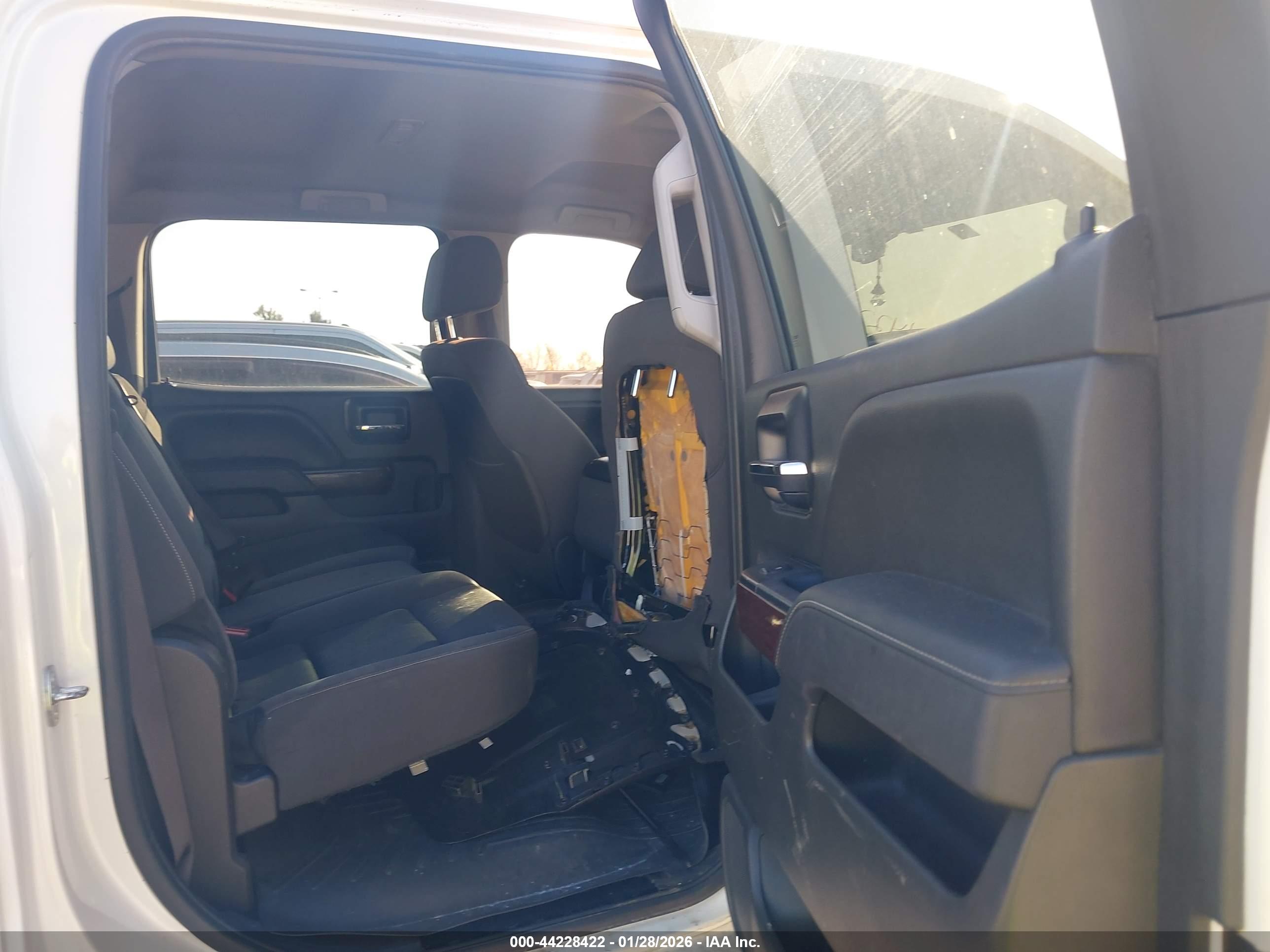 GMC SIERRA image 8