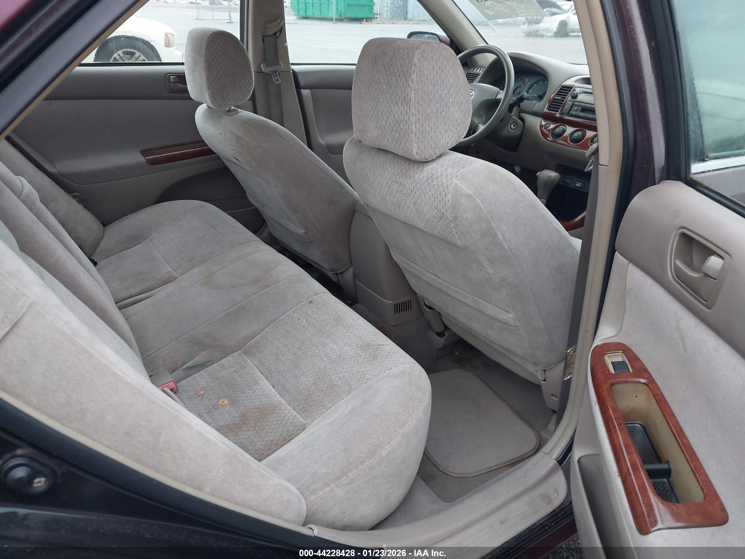 TOYOTA CAMRY image 8