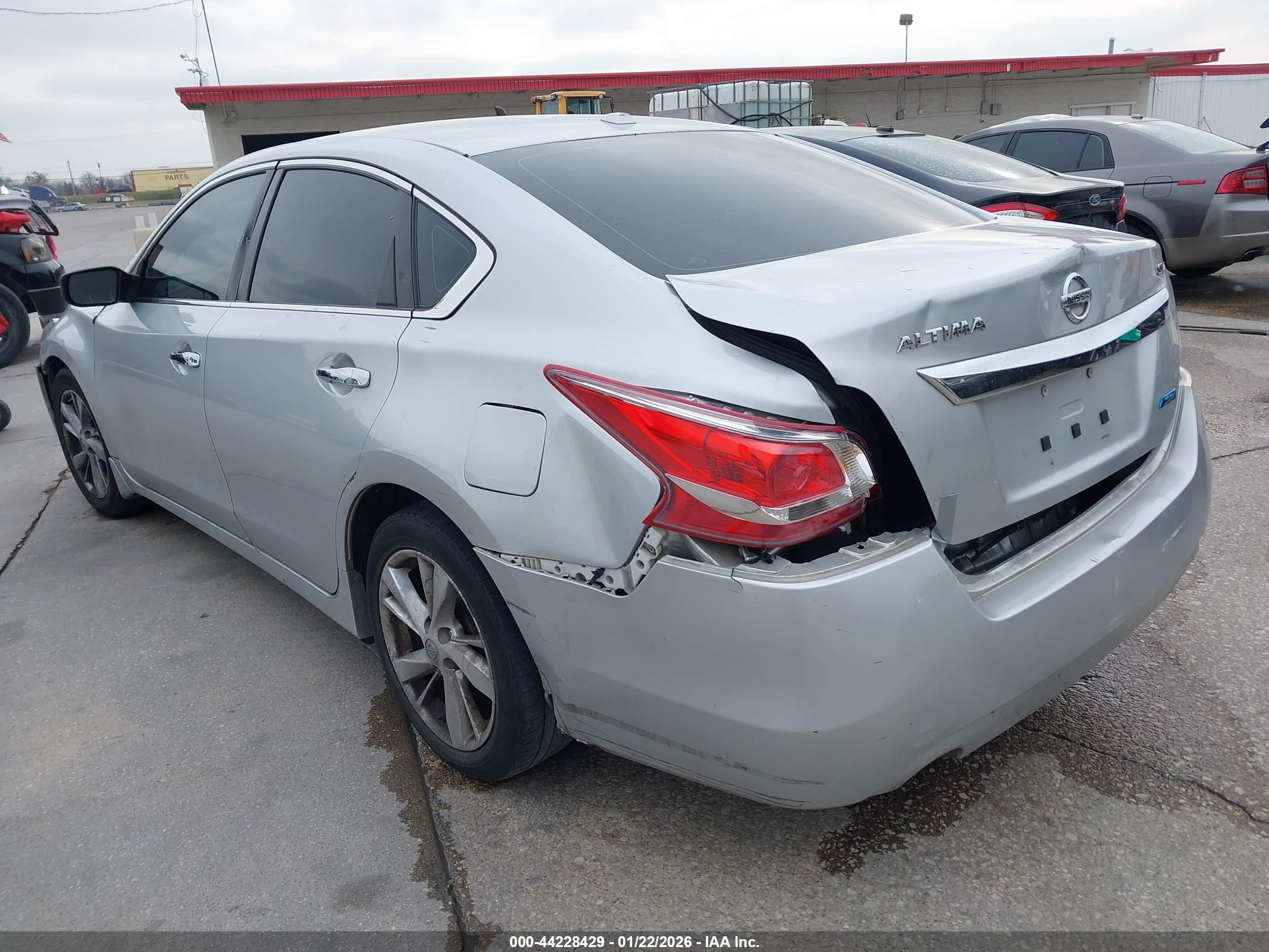 NISSAN ALTIMA image 3