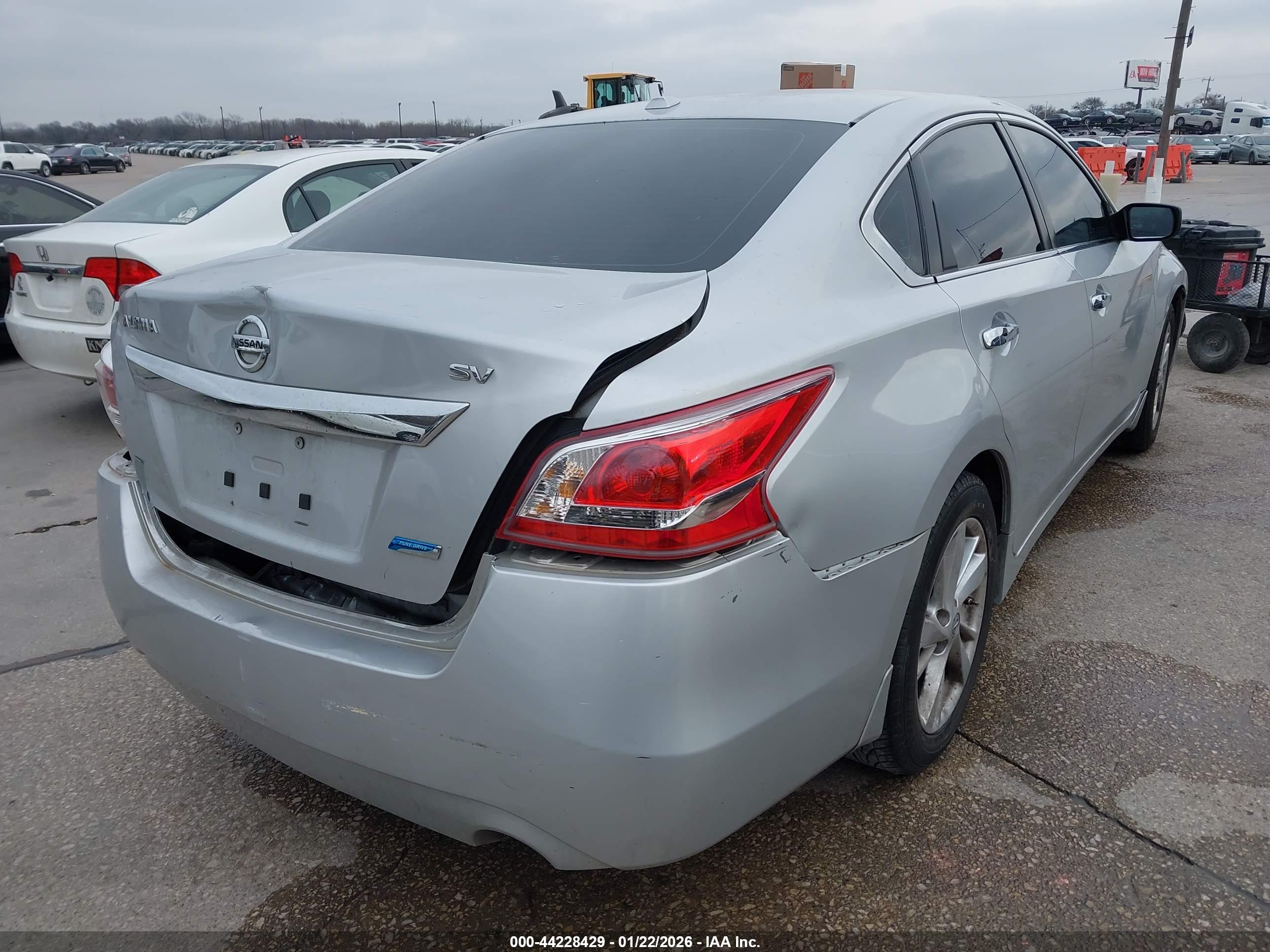 NISSAN ALTIMA image 4