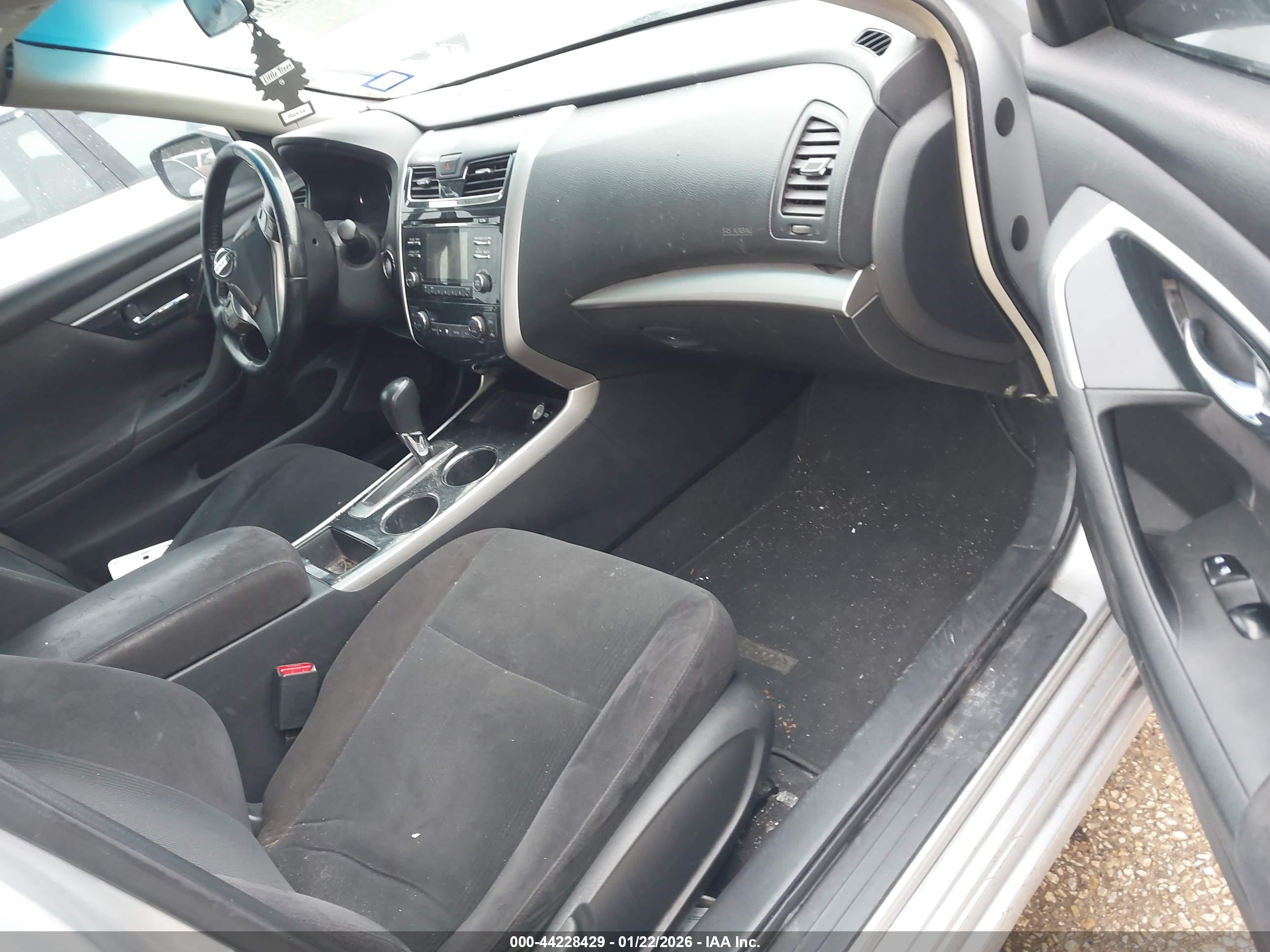 NISSAN ALTIMA image 5