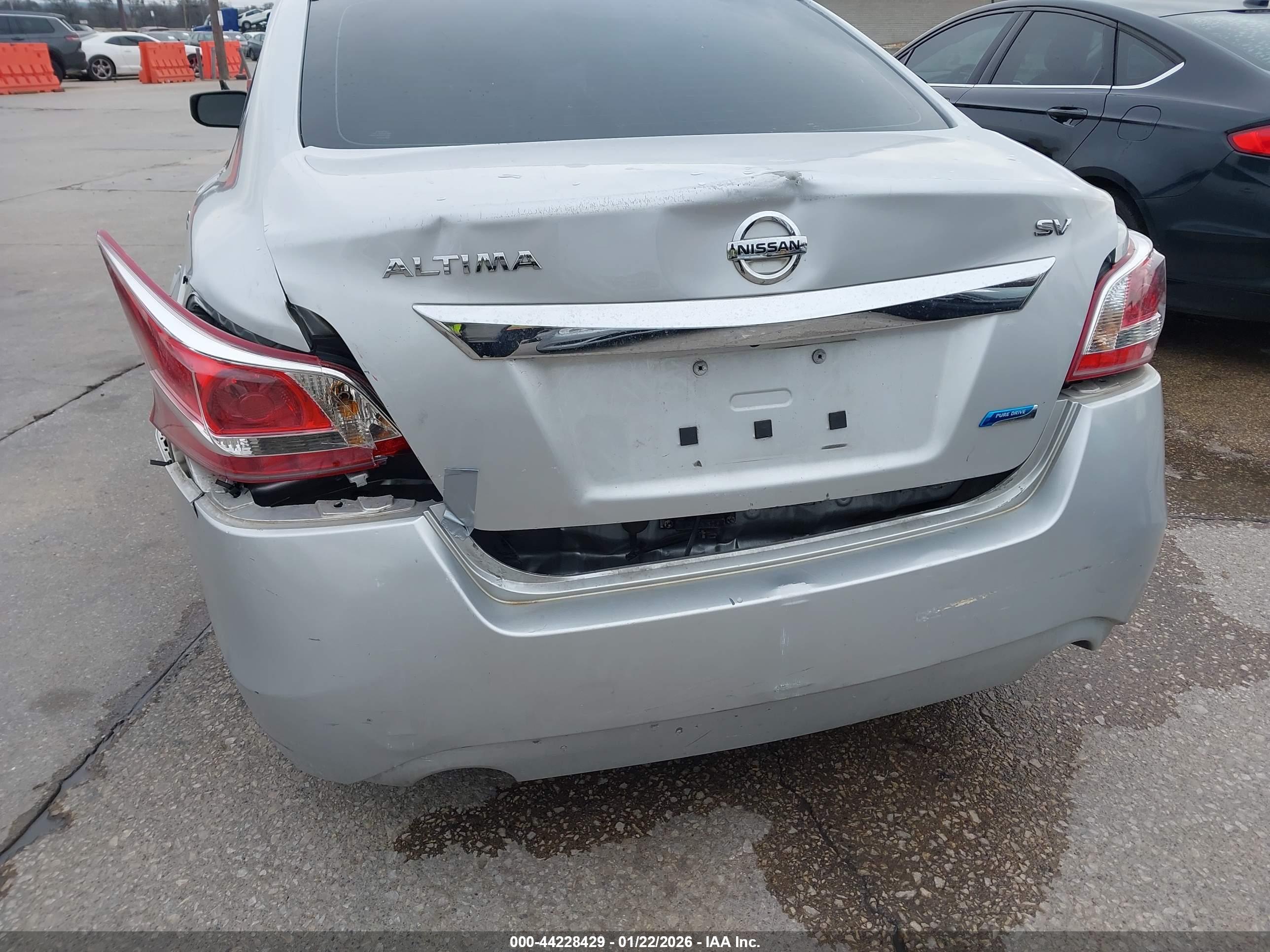 NISSAN ALTIMA image 6