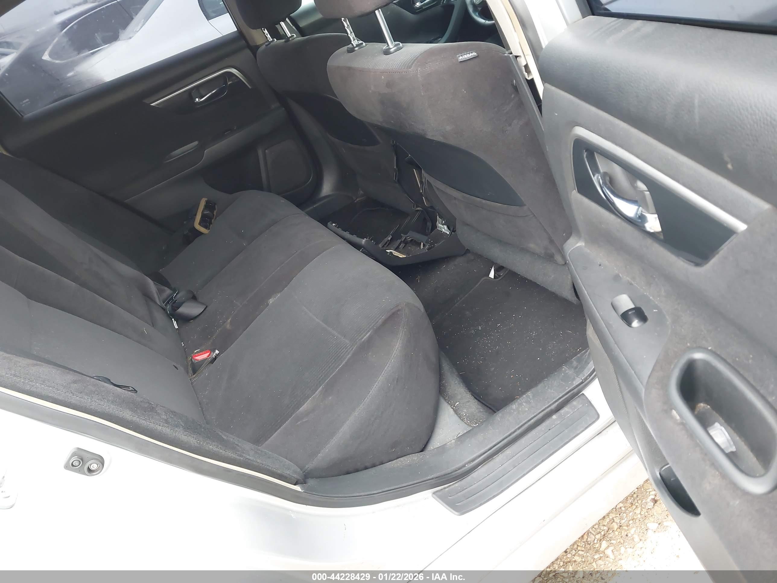 NISSAN ALTIMA image 8