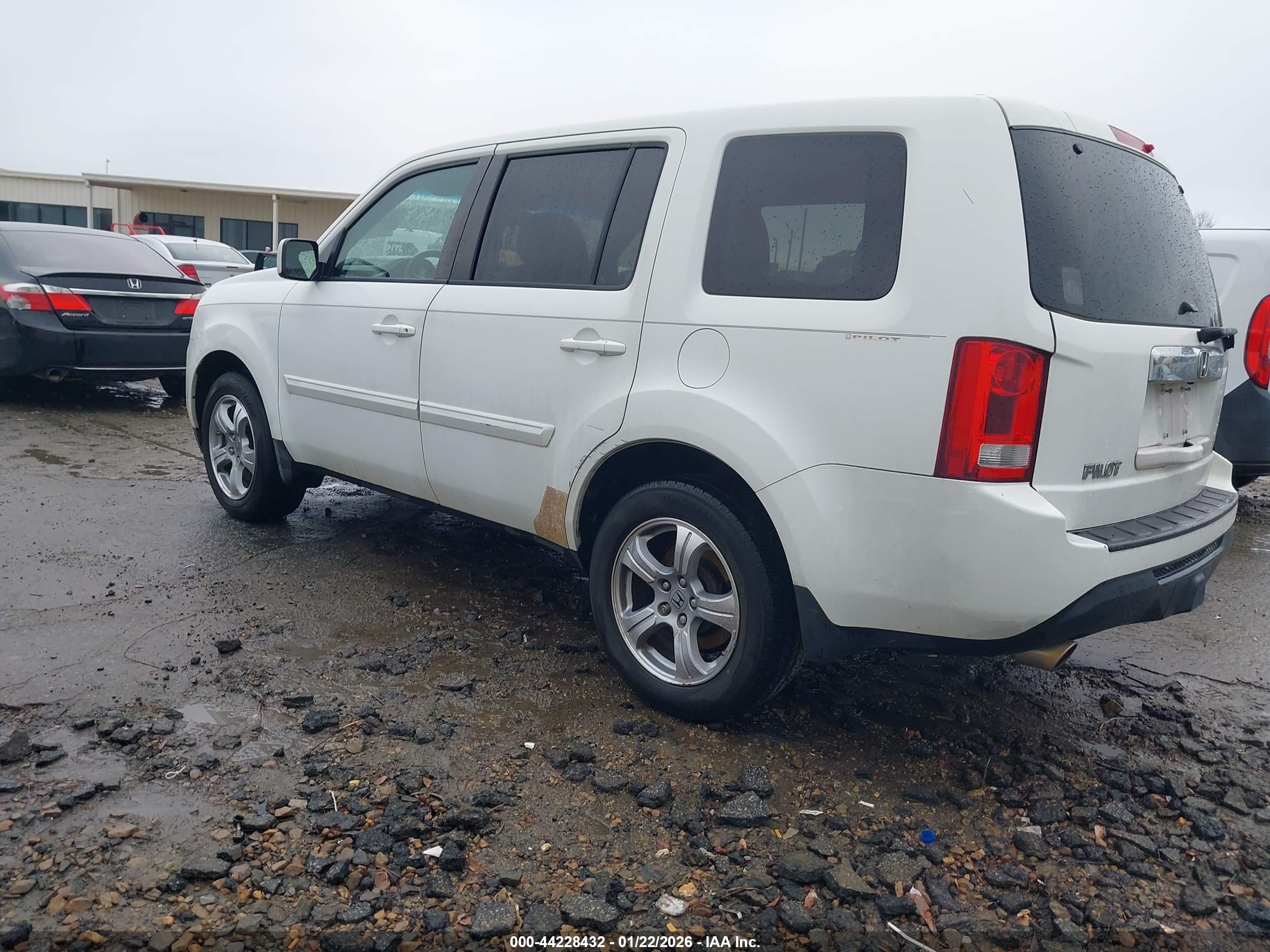 HONDA PILOT image 3