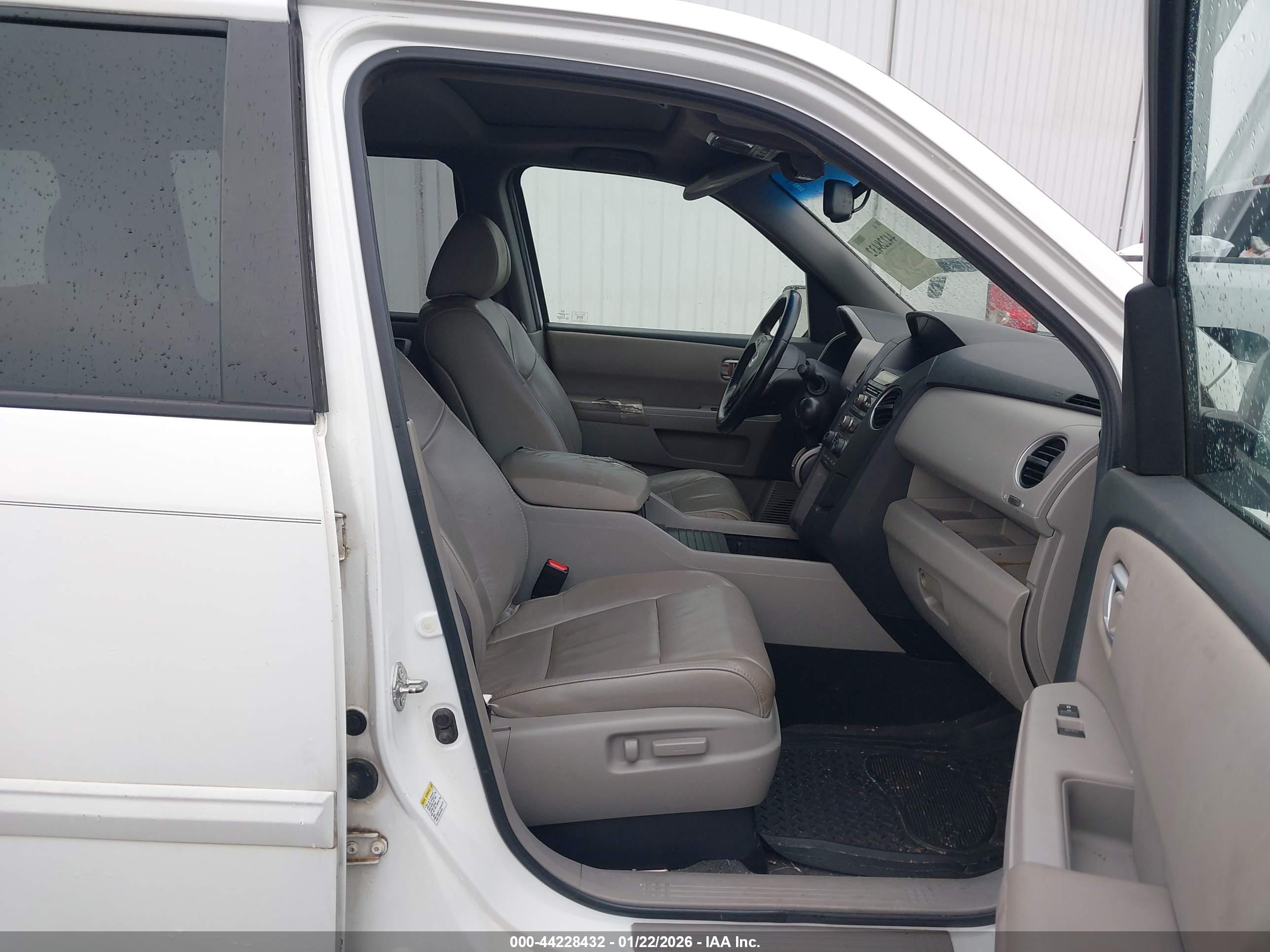 HONDA PILOT image 5