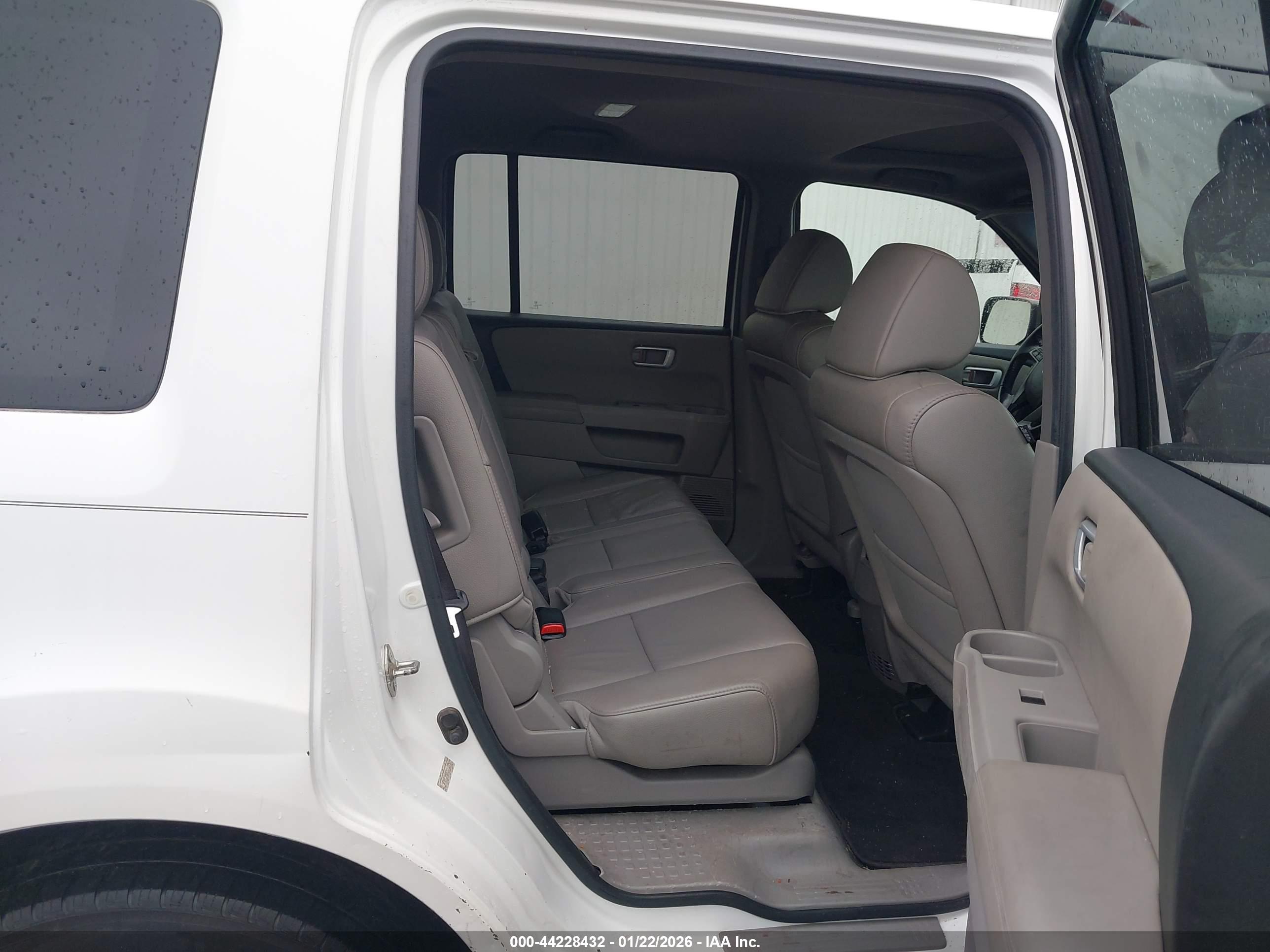 HONDA PILOT image 8