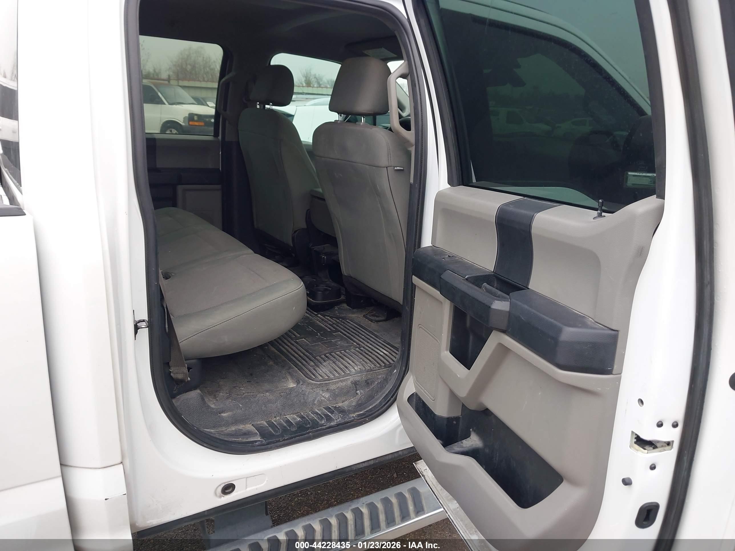 FORD F-250 image 8