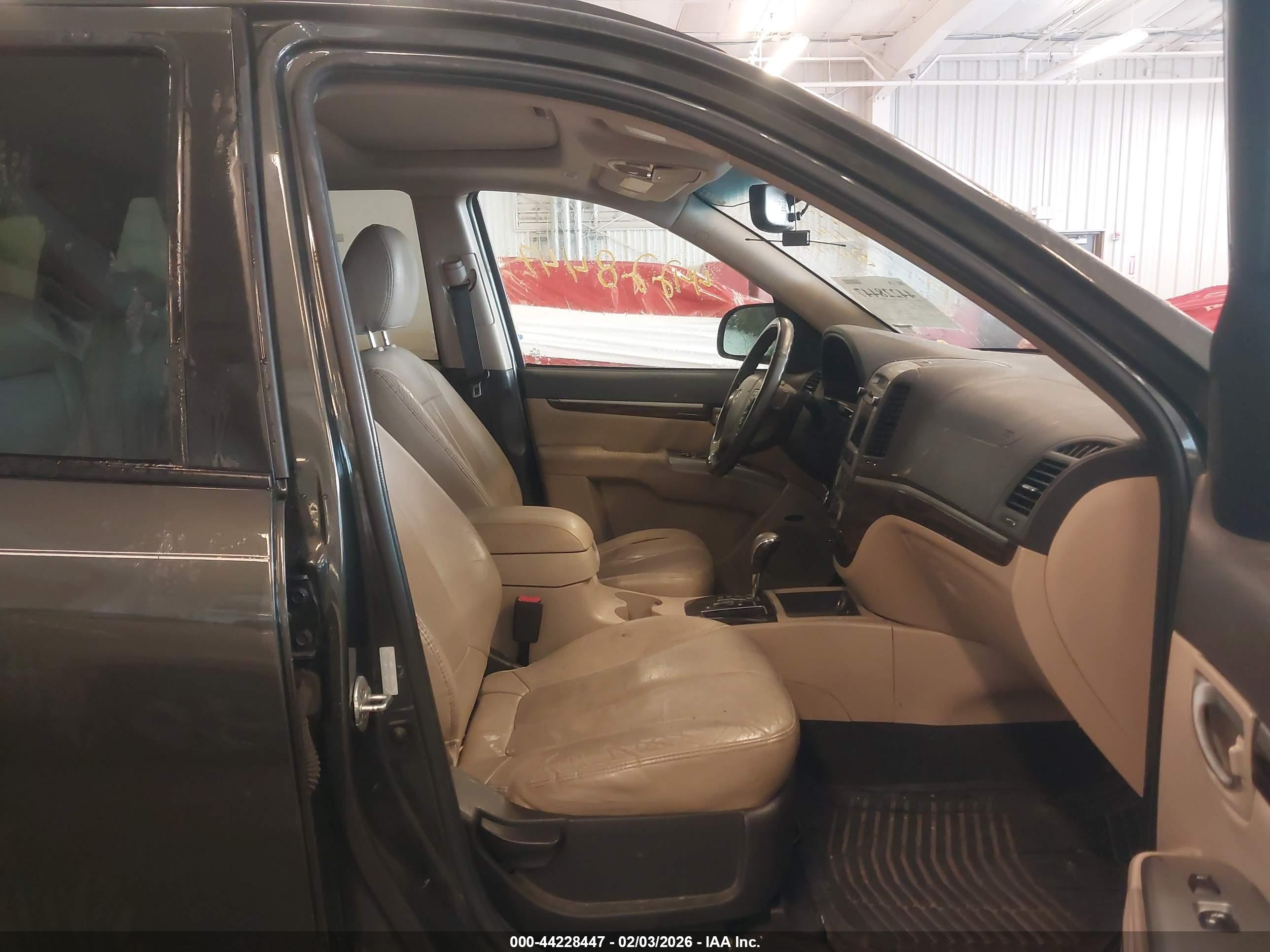HYUNDAI SANTA image 5