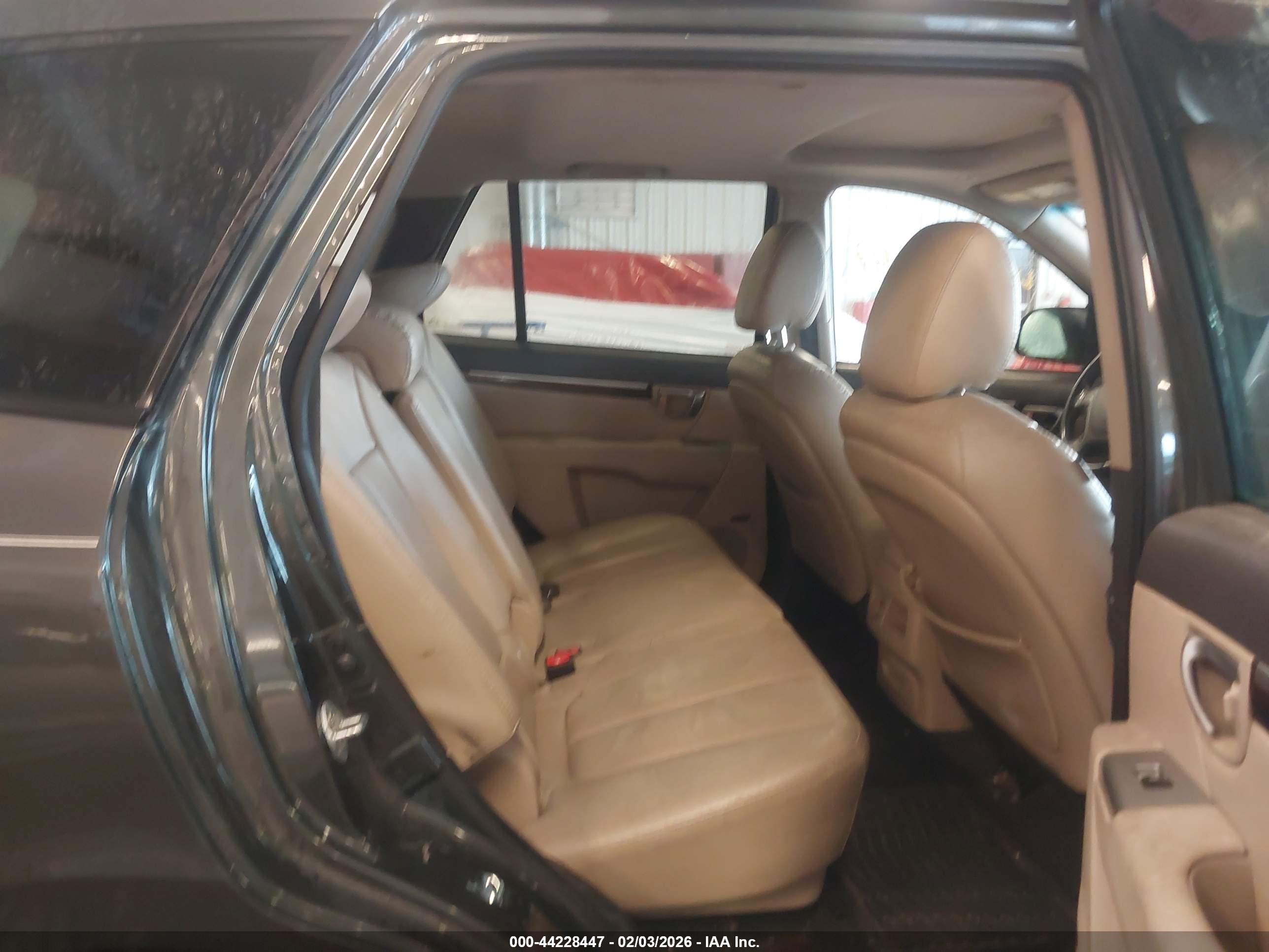 HYUNDAI SANTA image 8