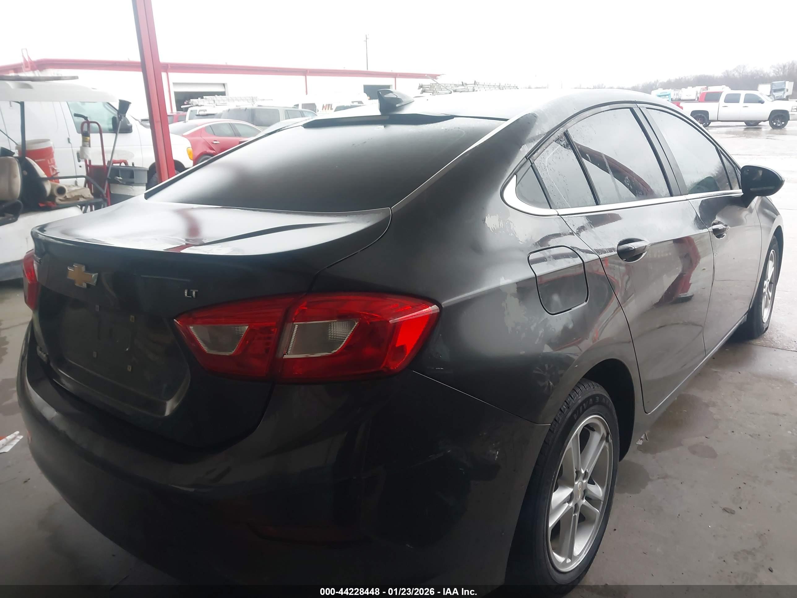 CHEVROLET CRUZE image 4