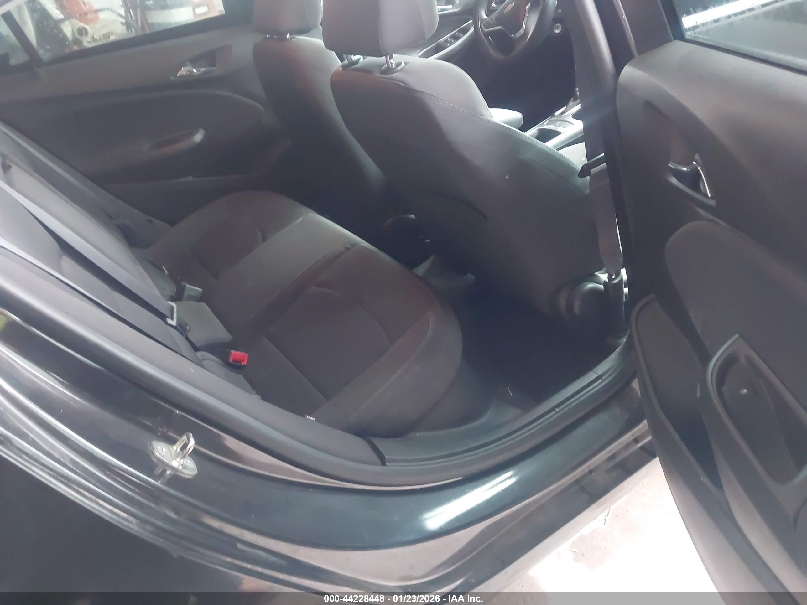 CHEVROLET CRUZE image 8