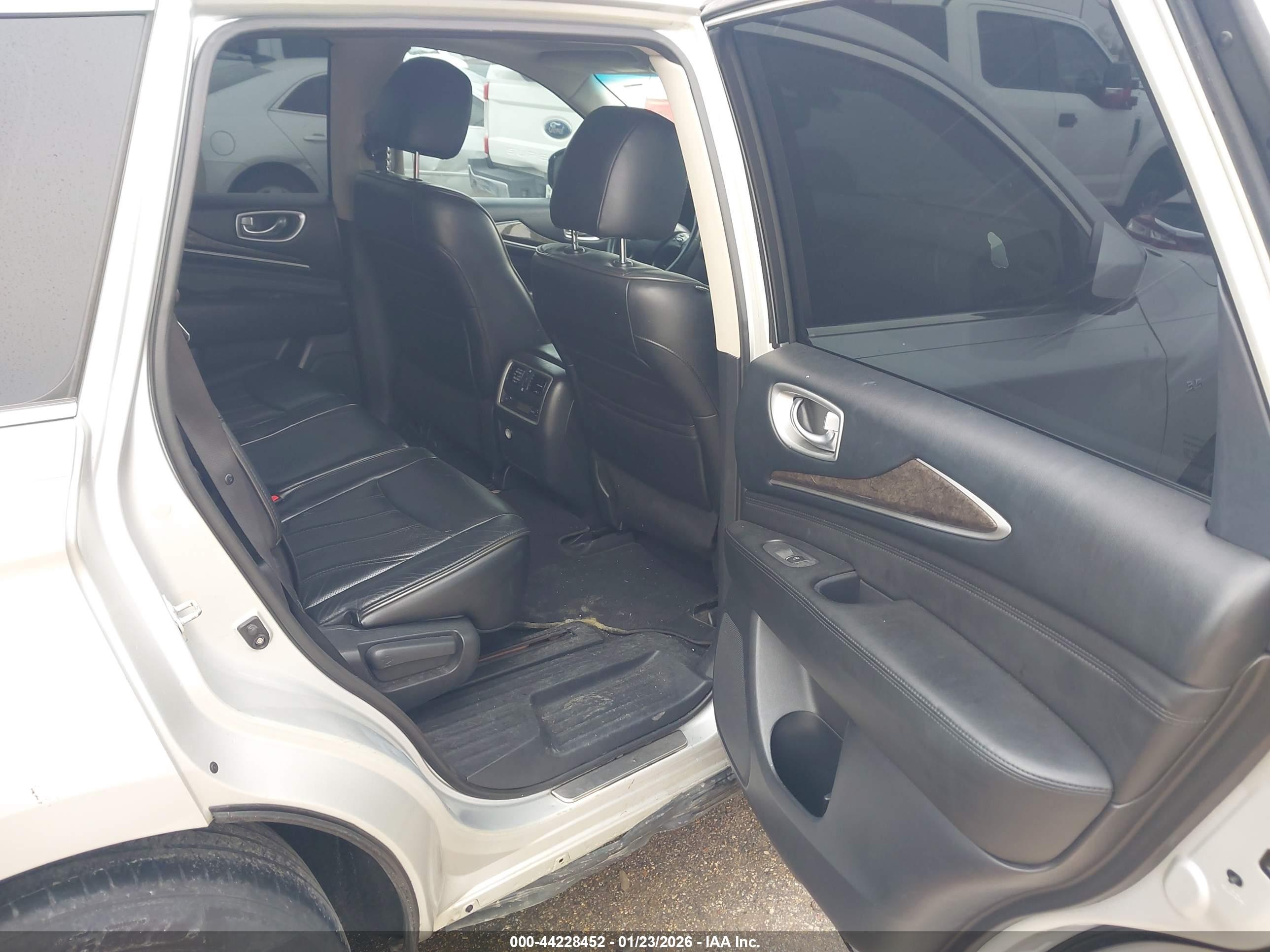 INFINITI QX60 image 8
