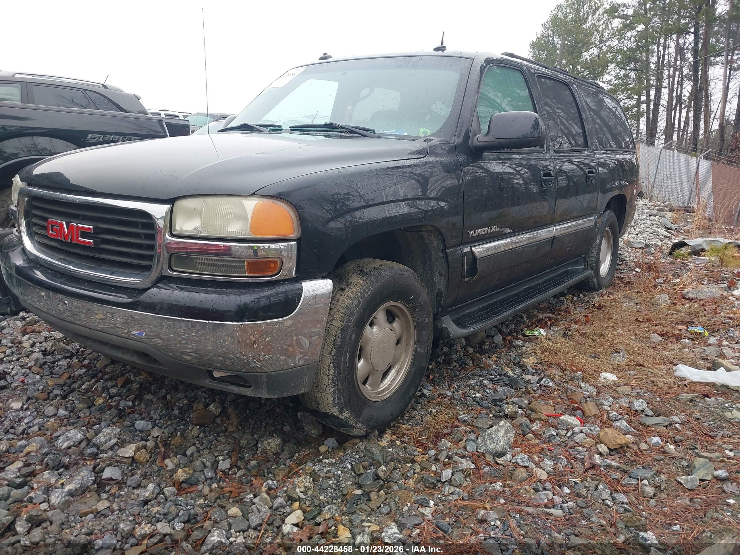 GMC YUKON image 2