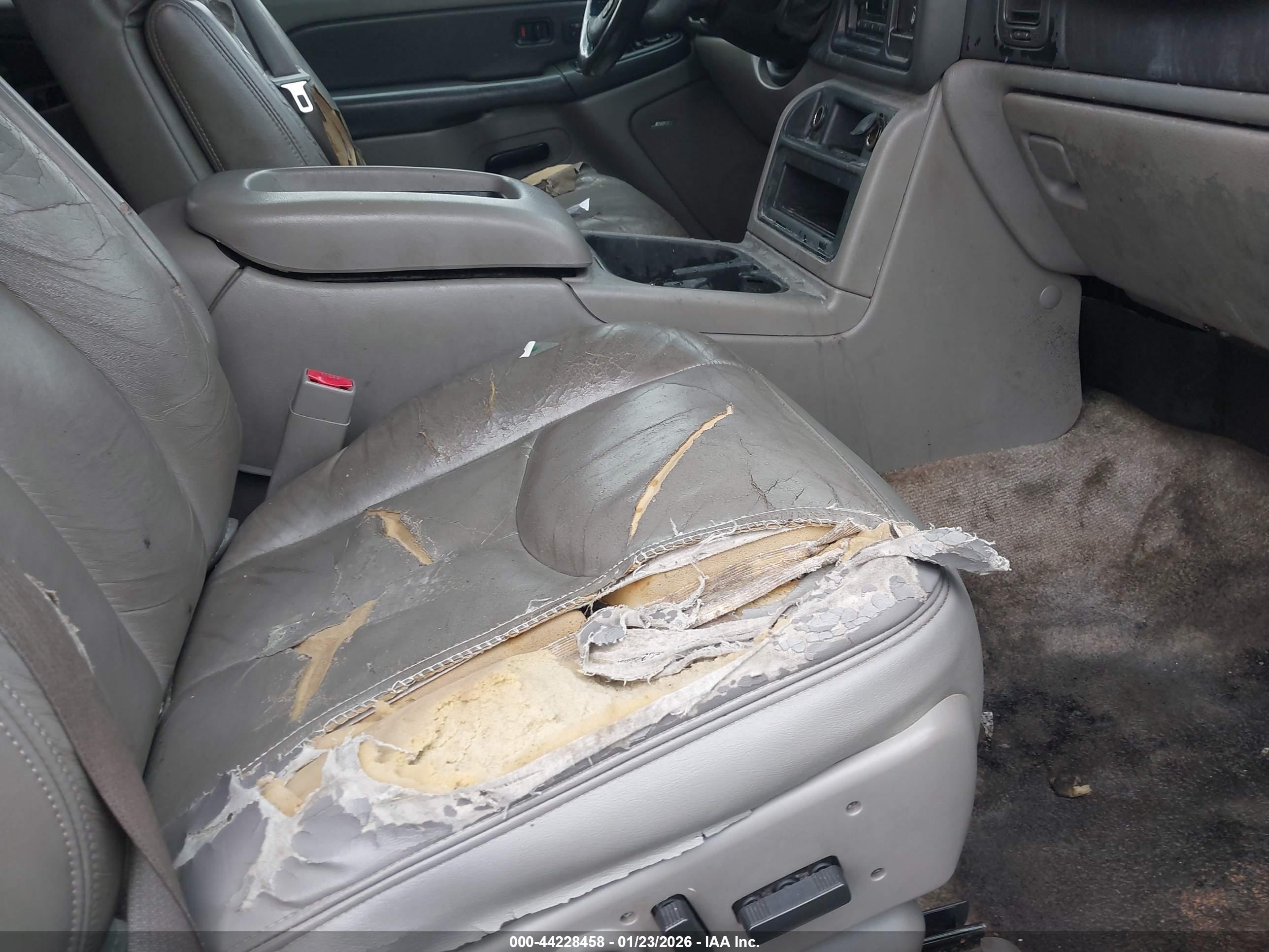 GMC YUKON image 5