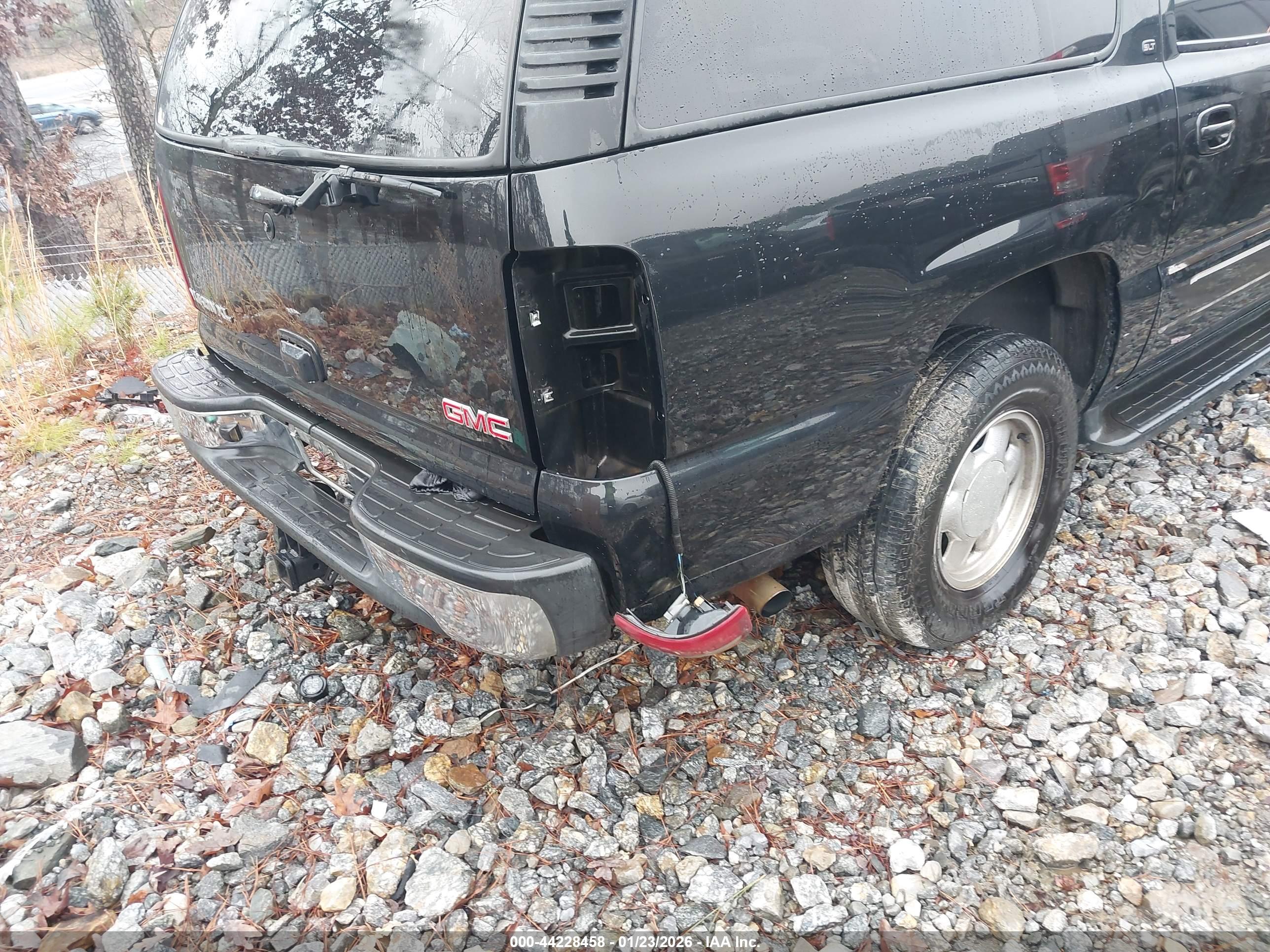 GMC YUKON image 6