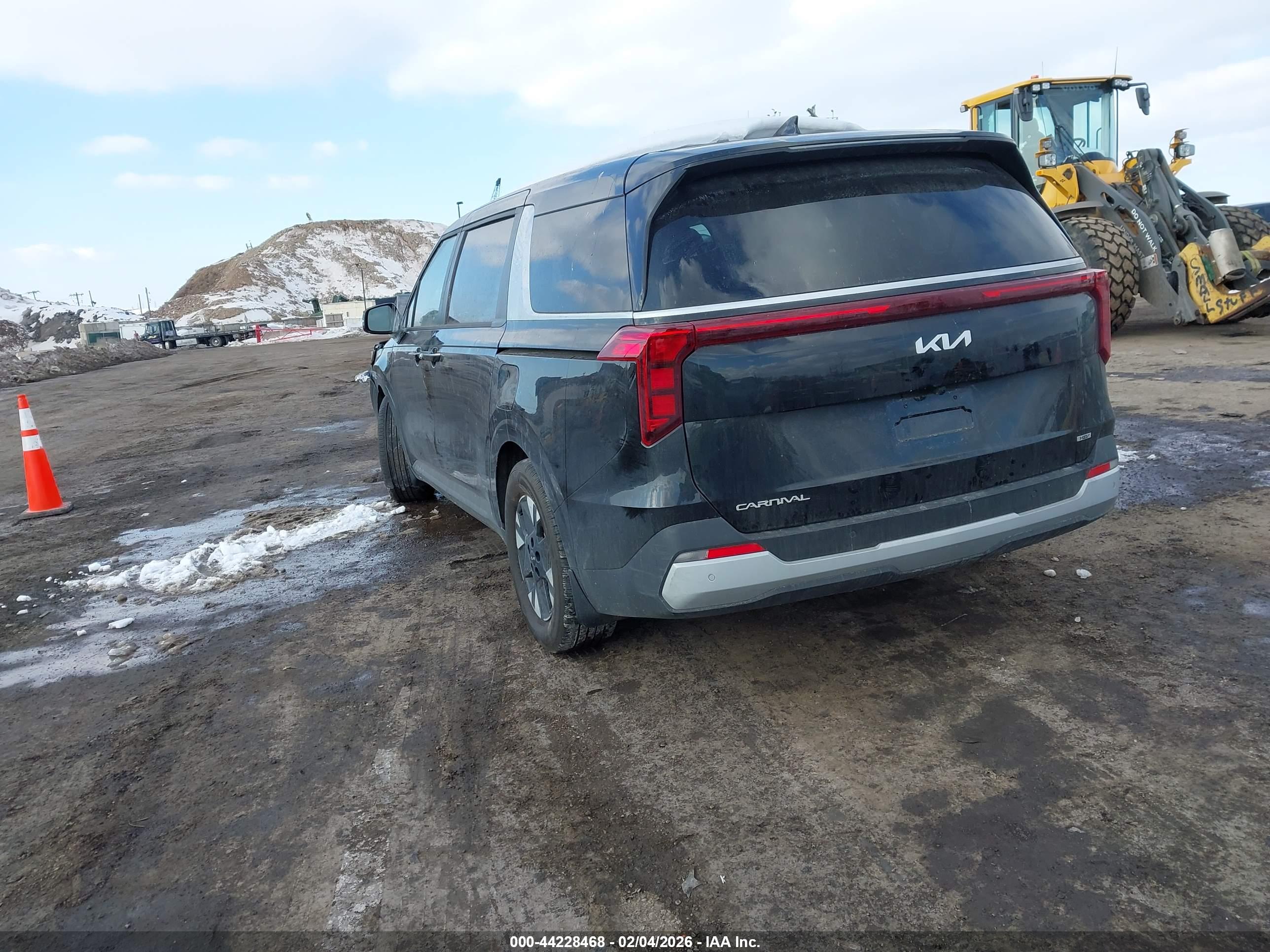 KIA CARNIVAL image 3