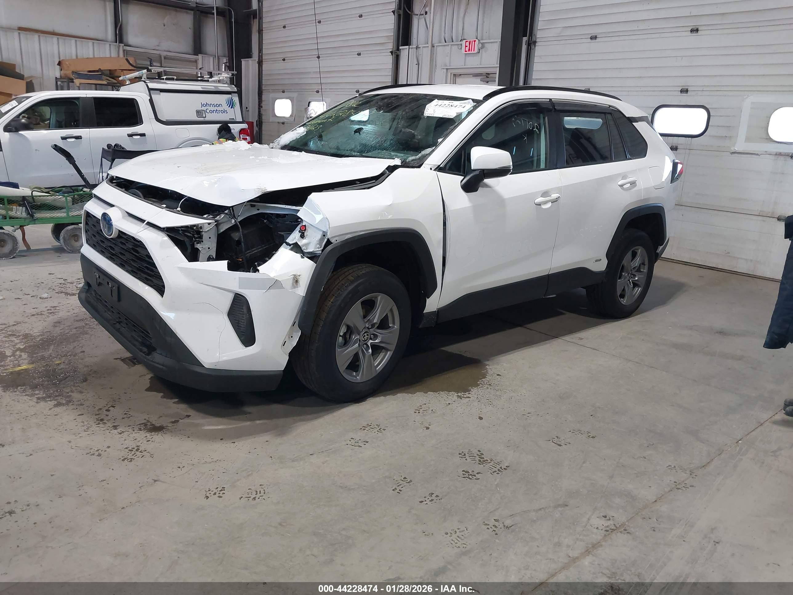 TOYOTA RAV4 image 2