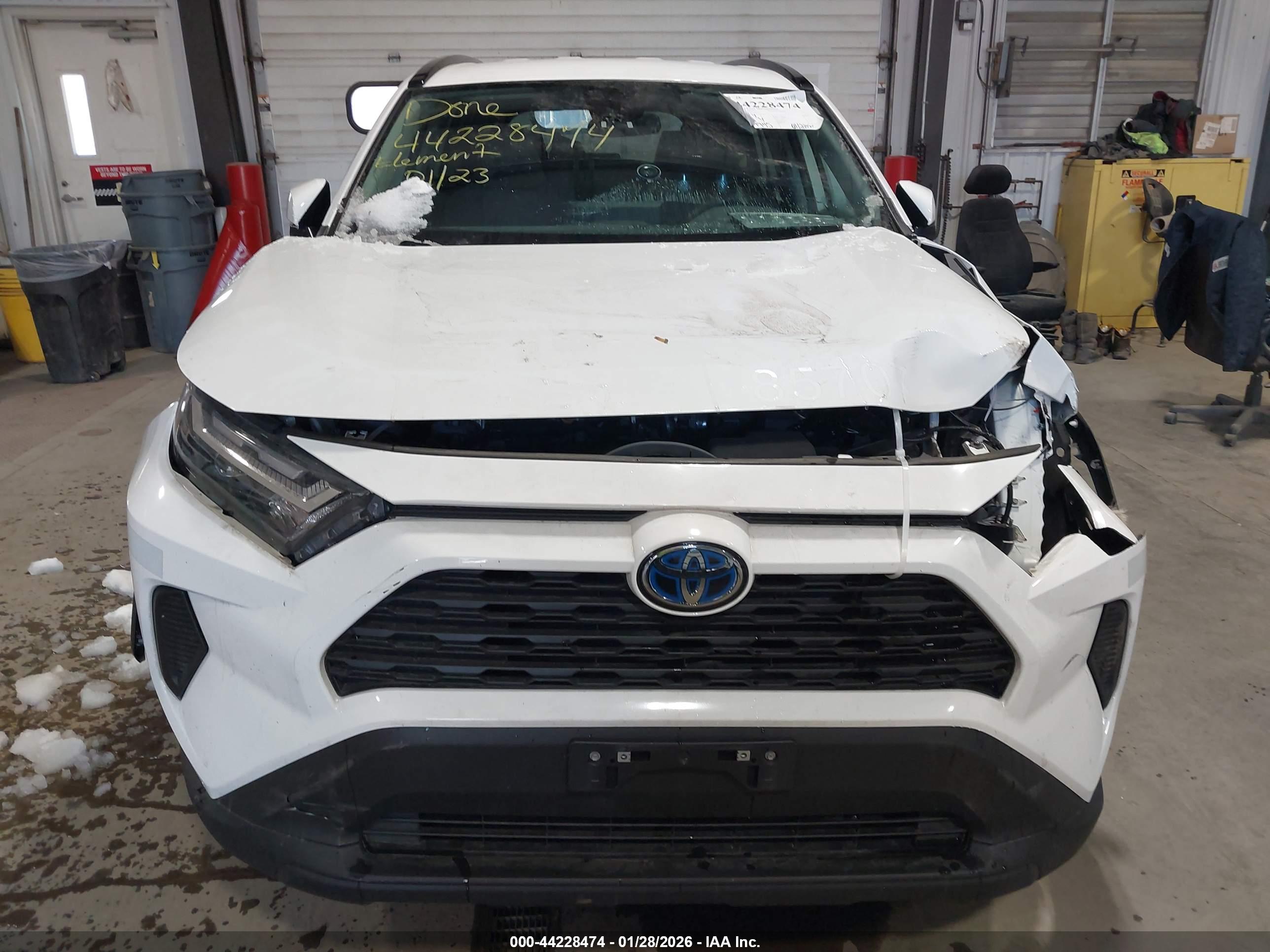 TOYOTA RAV4 image 6