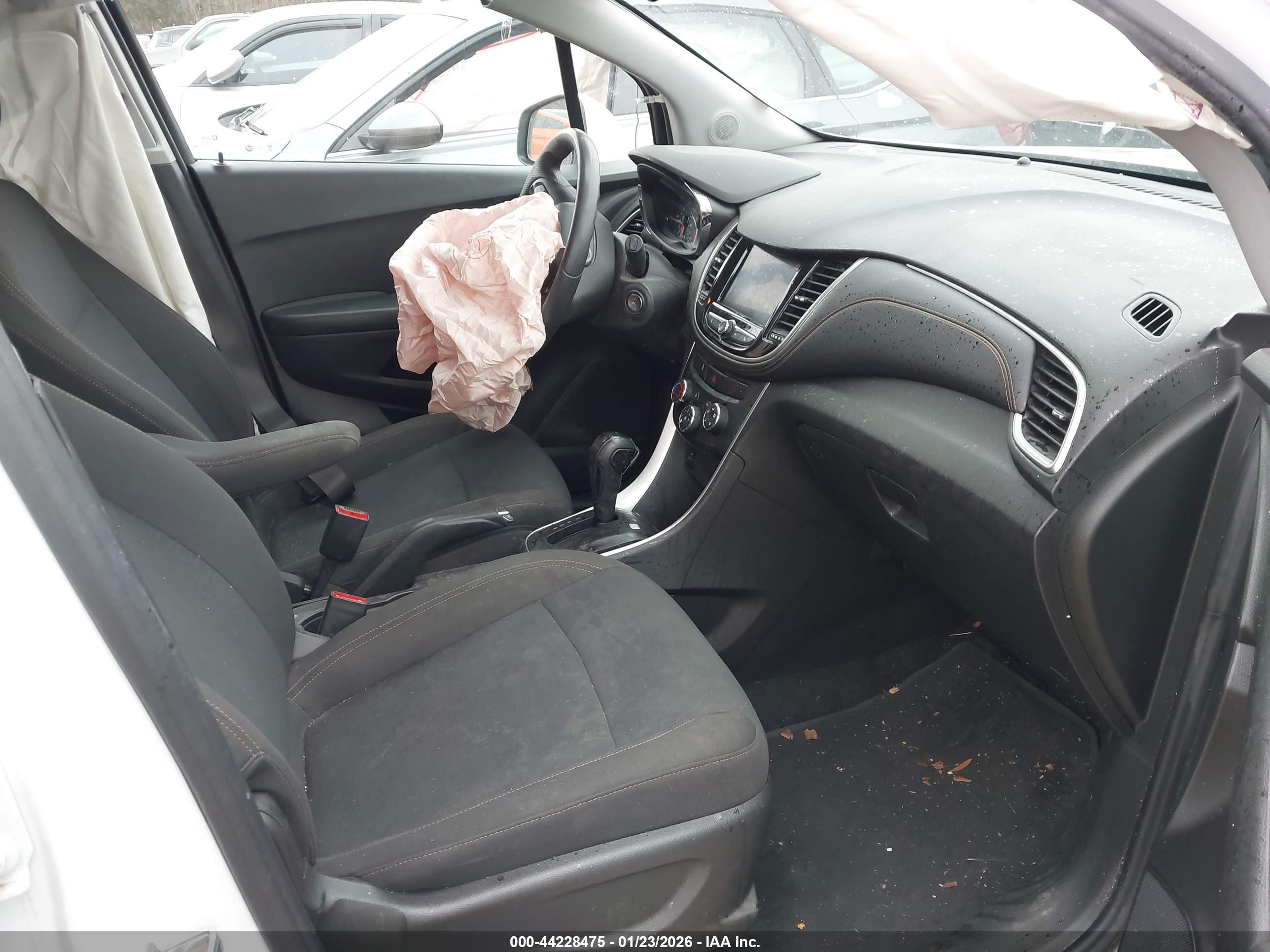 CHEVROLET TRAX image 5