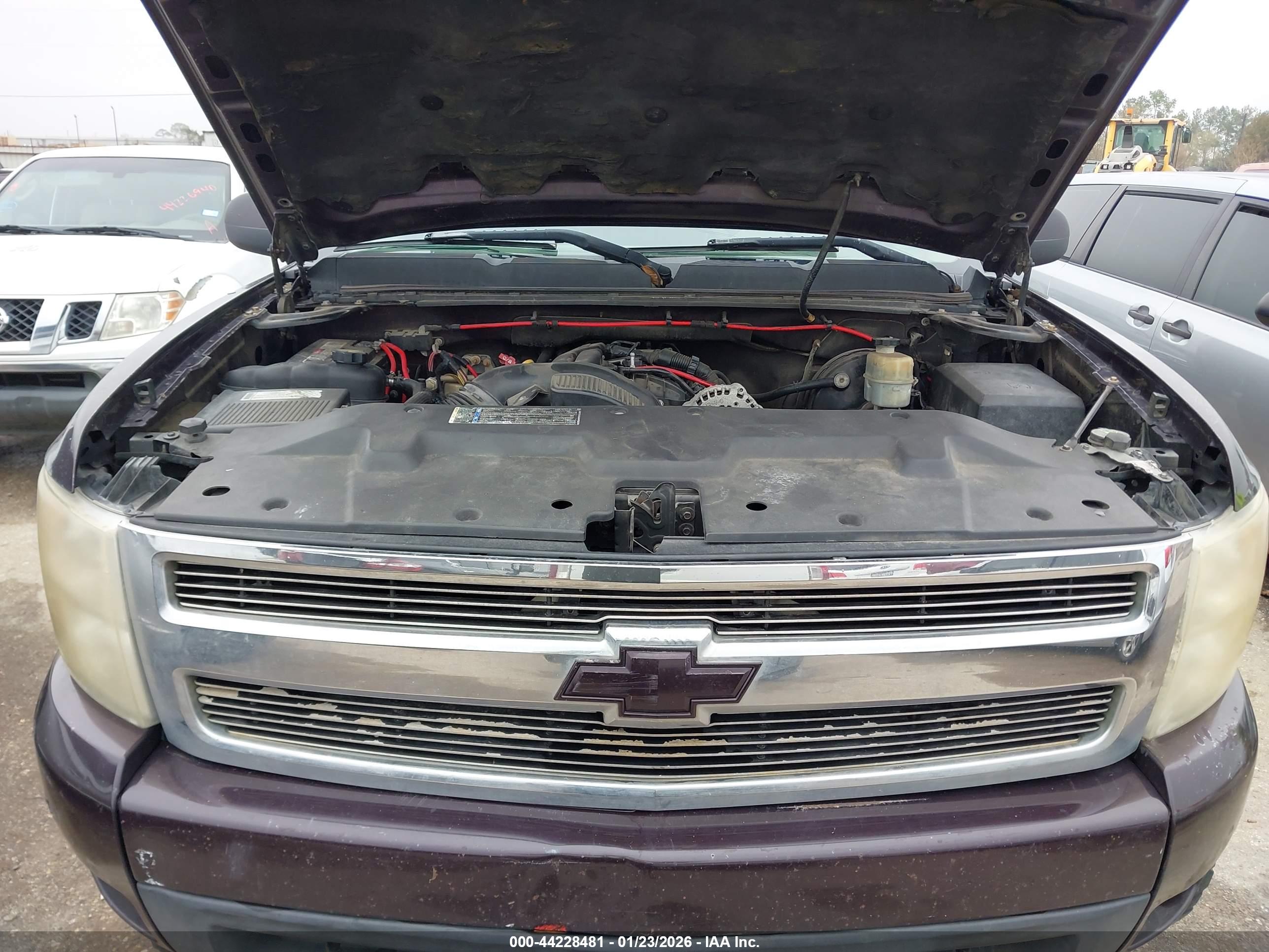 CHEVROLET SILVERADO image 10