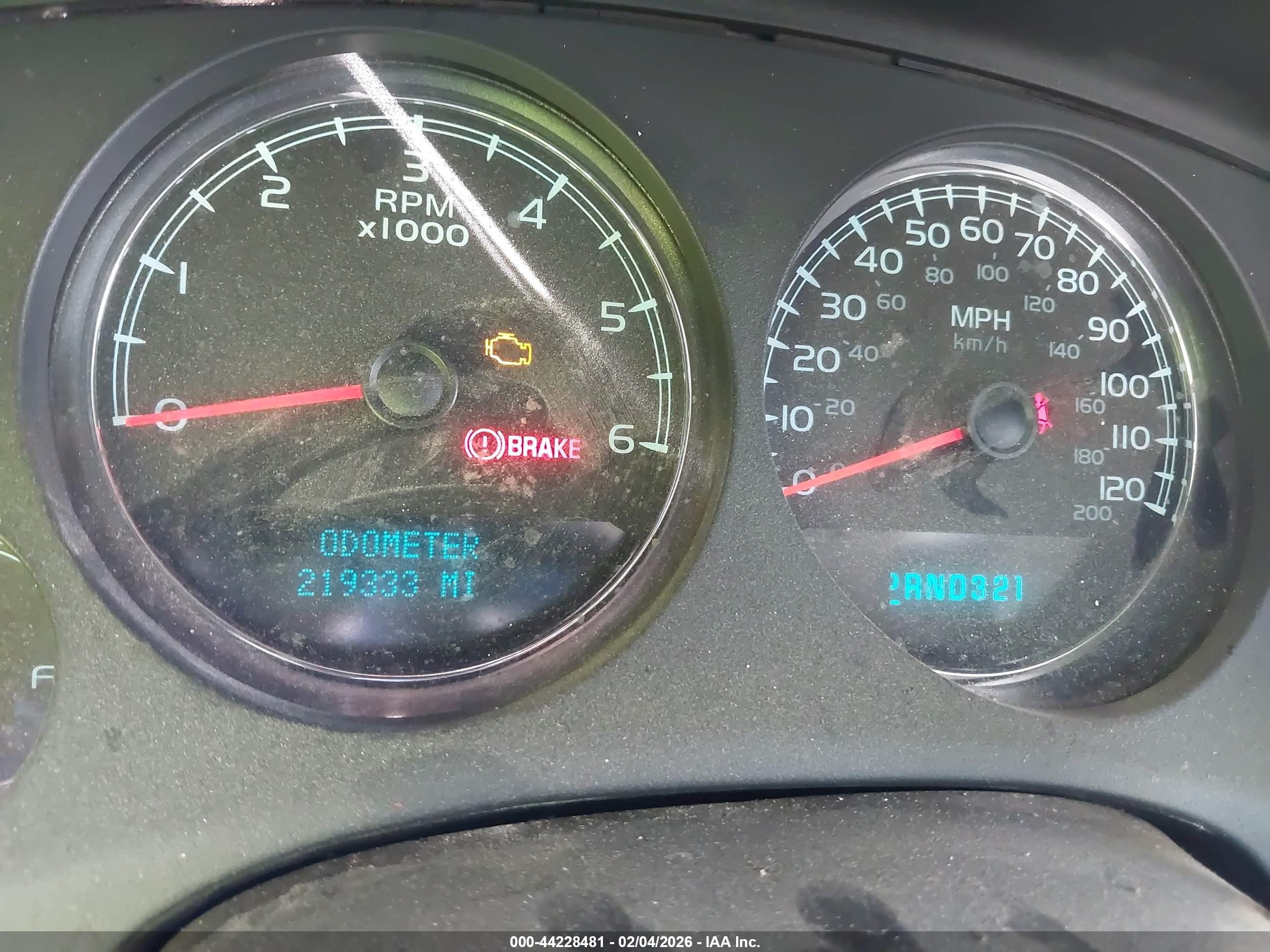 CHEVROLET SILVERADO image 7