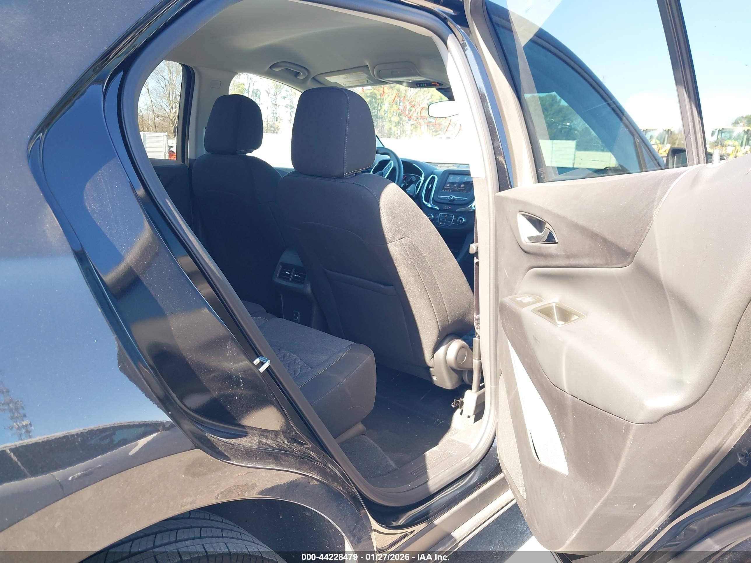 CHEVROLET EQUINOX image 8