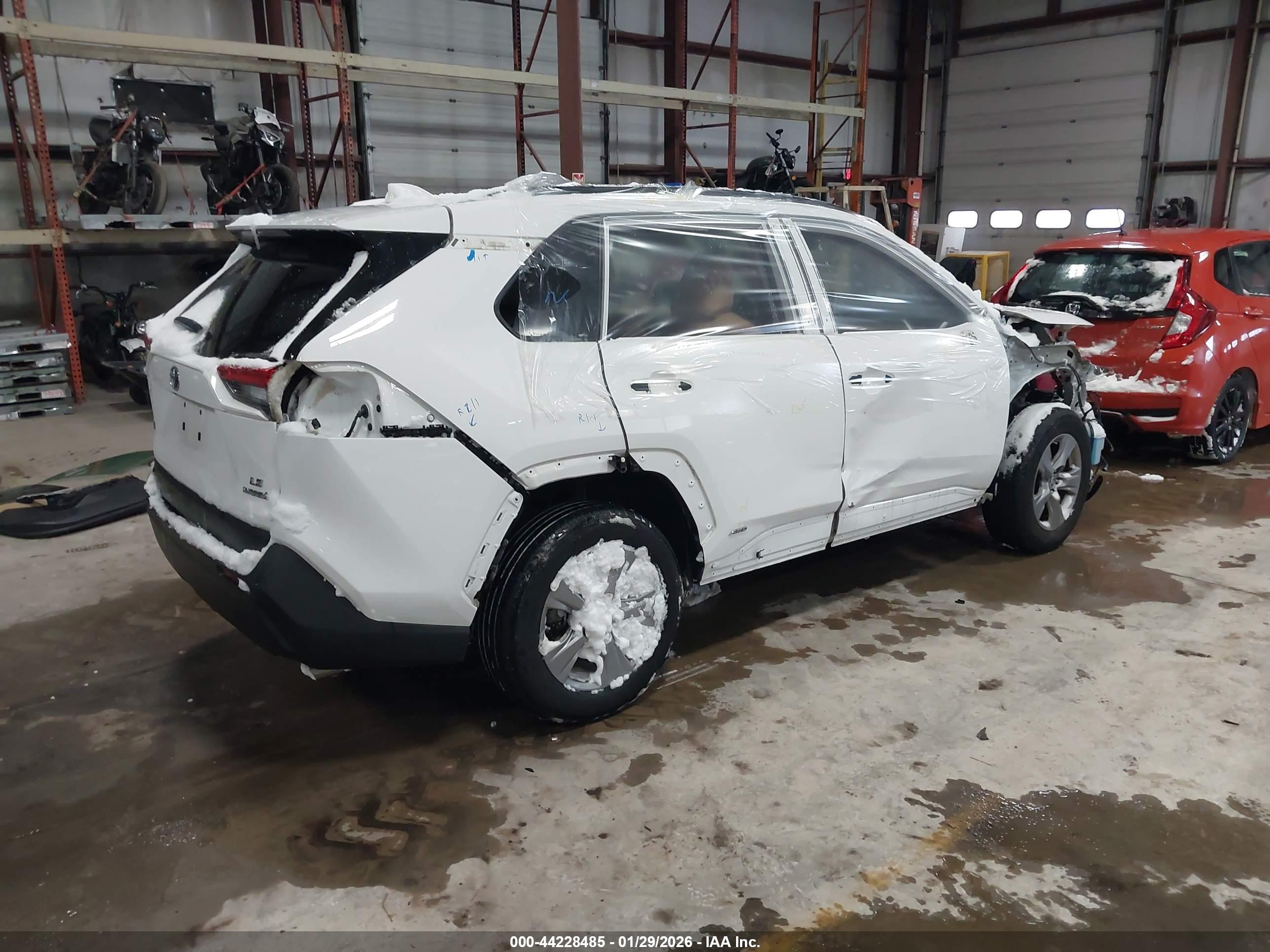 TOYOTA RAV4 image 4