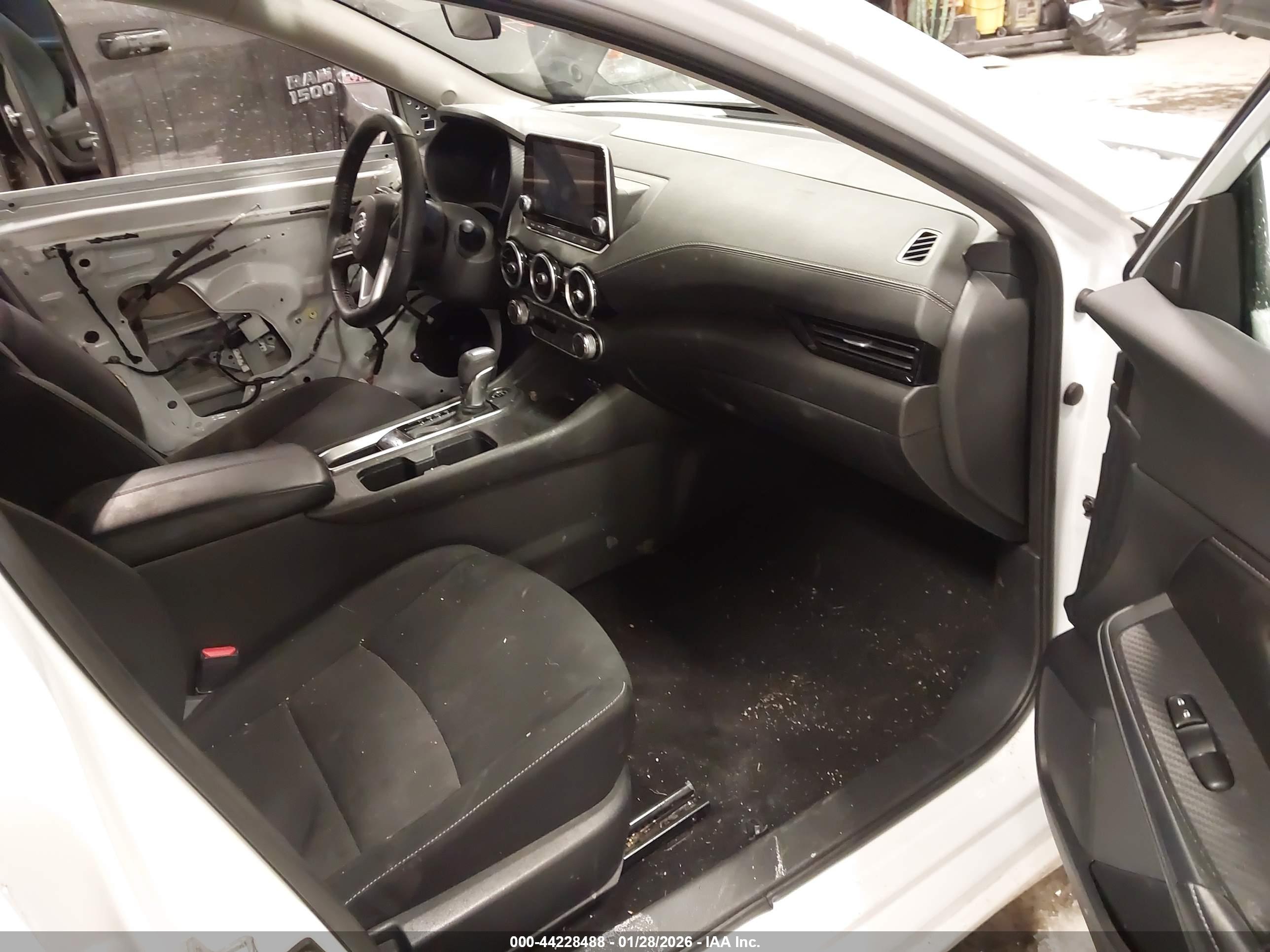 NISSAN SENTRA image 5