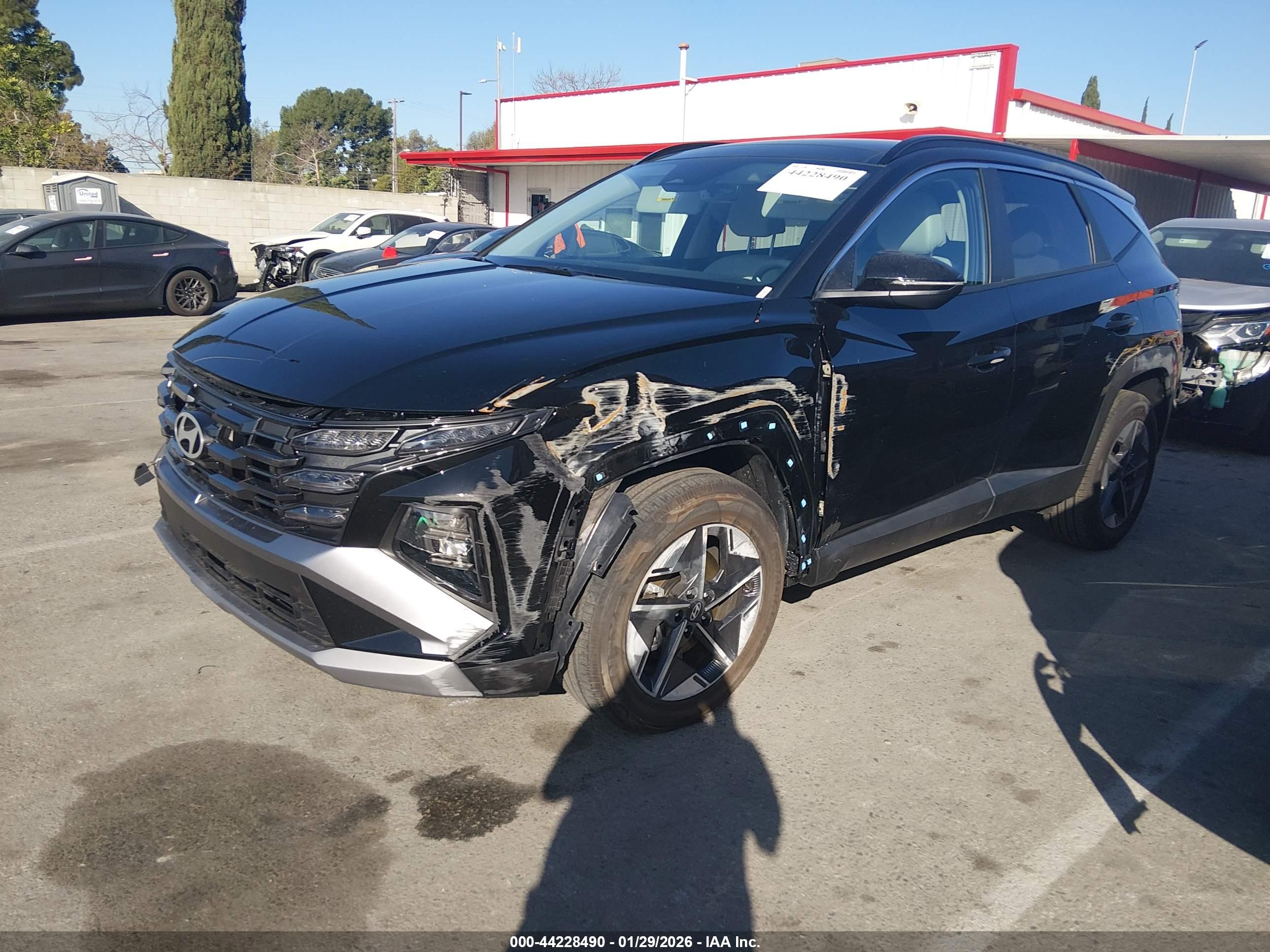 HYUNDAI TUCSON image 2