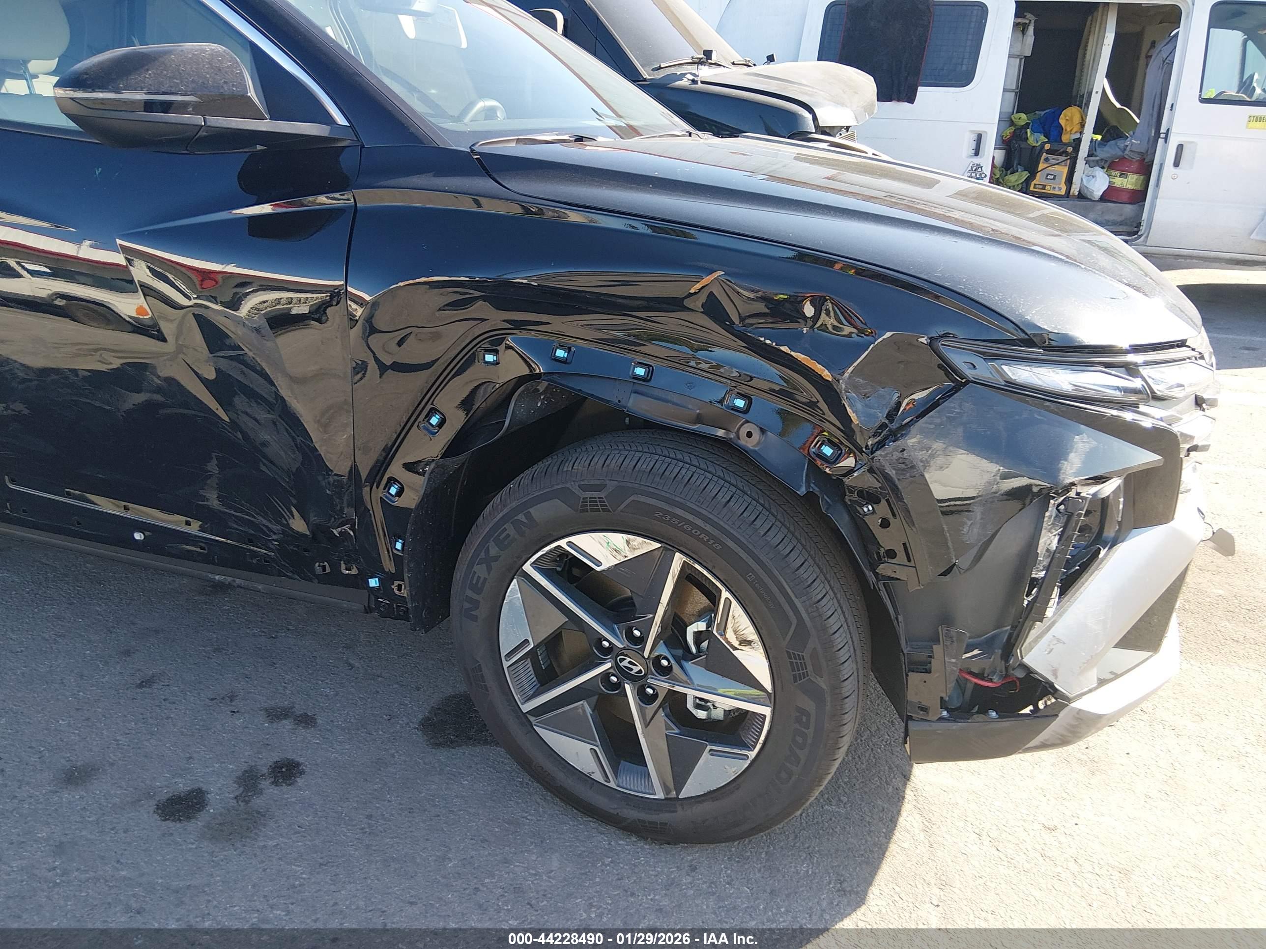 HYUNDAI TUCSON image 6