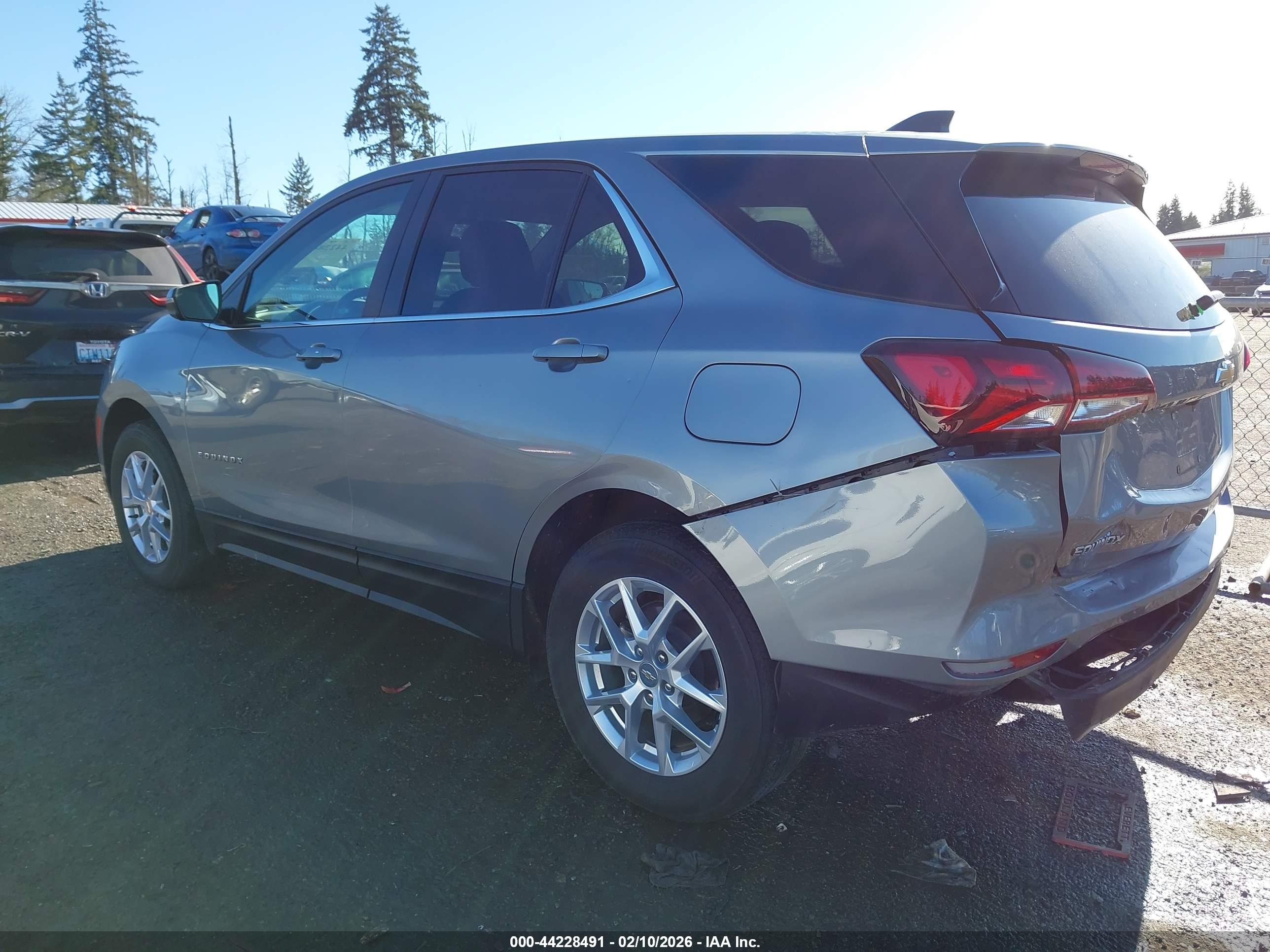 CHEVROLET EQUINOX image 3