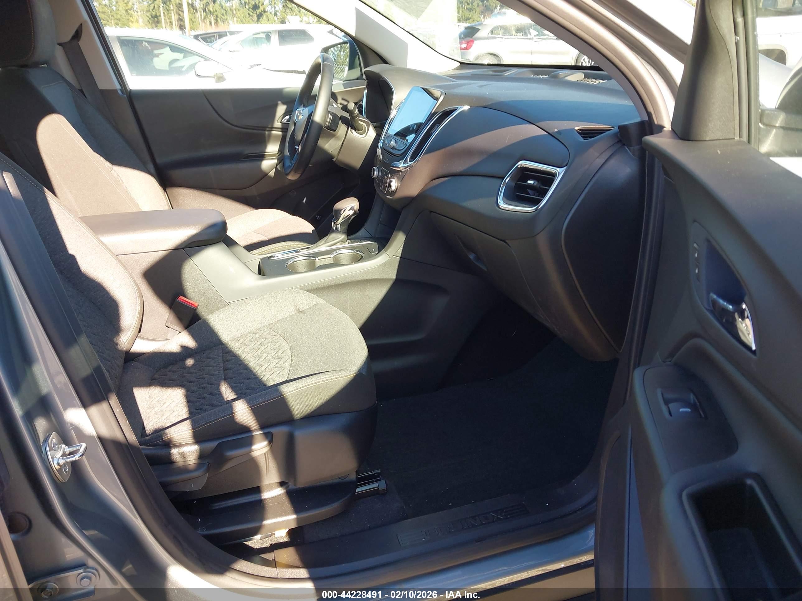CHEVROLET EQUINOX image 5