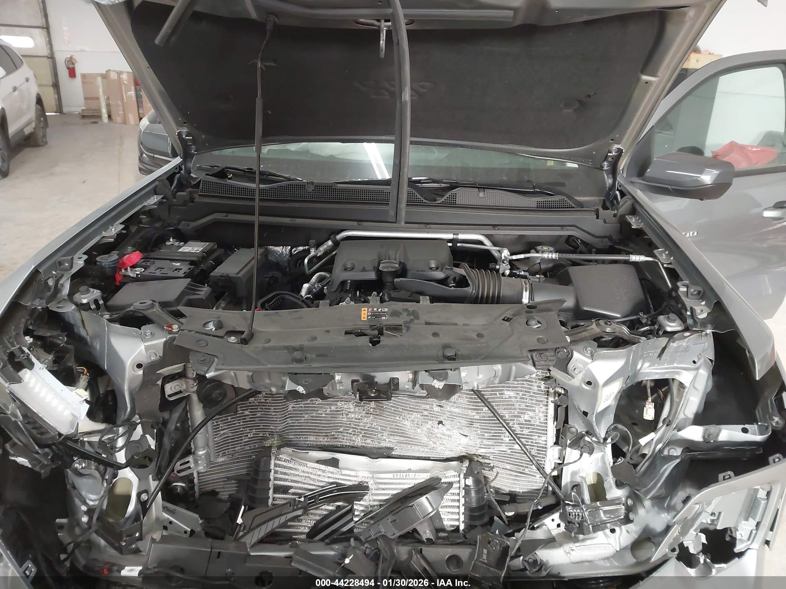 CHEVROLET COLORADO image 10