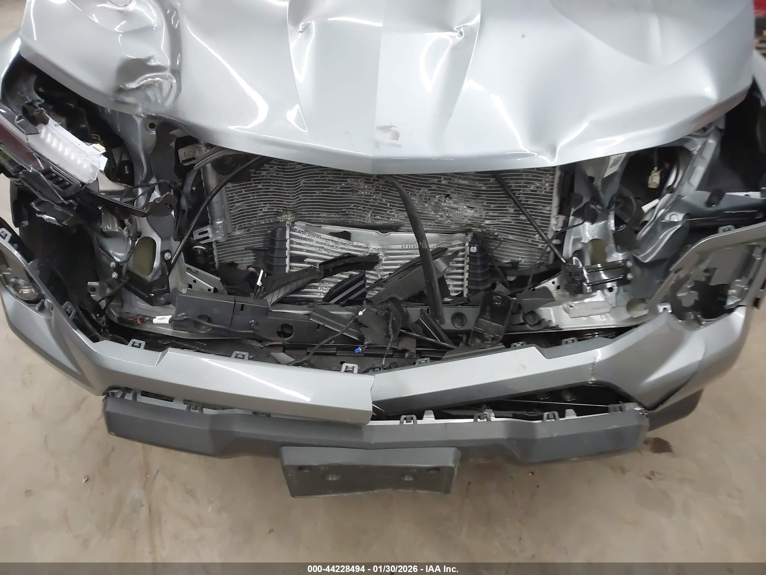 CHEVROLET COLORADO image 6