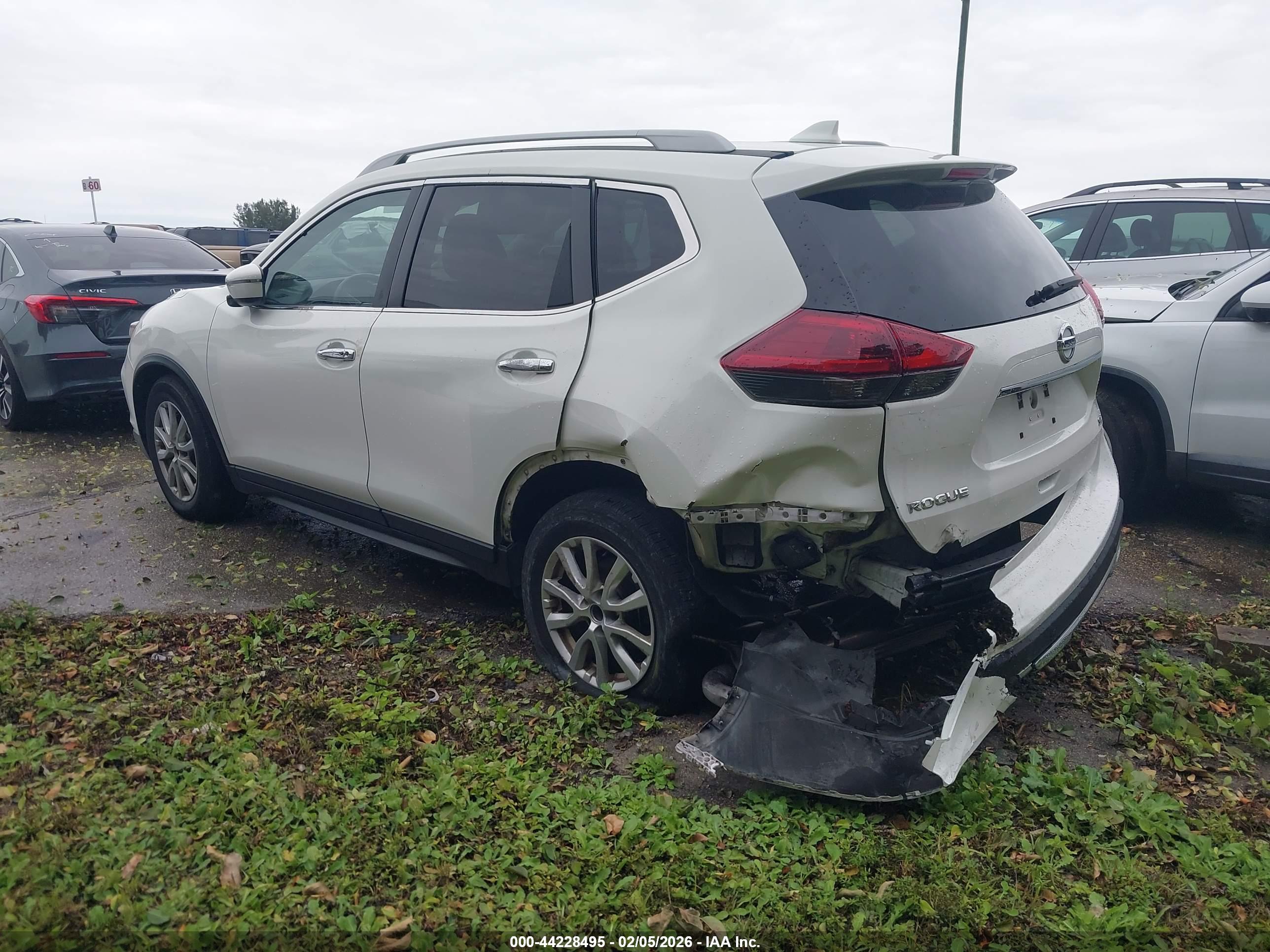 NISSAN ROGUE image 3