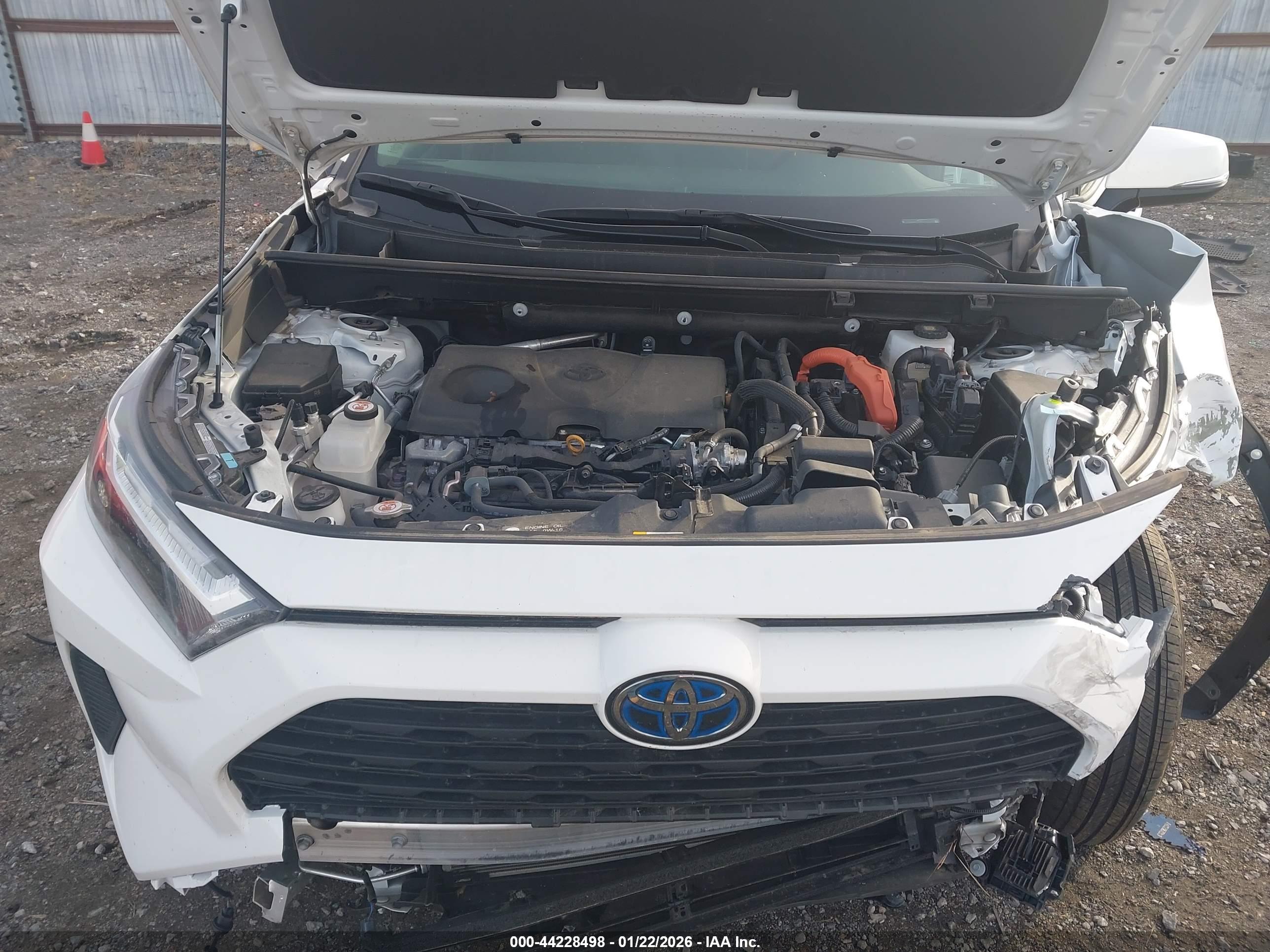 TOYOTA RAV4 image 10